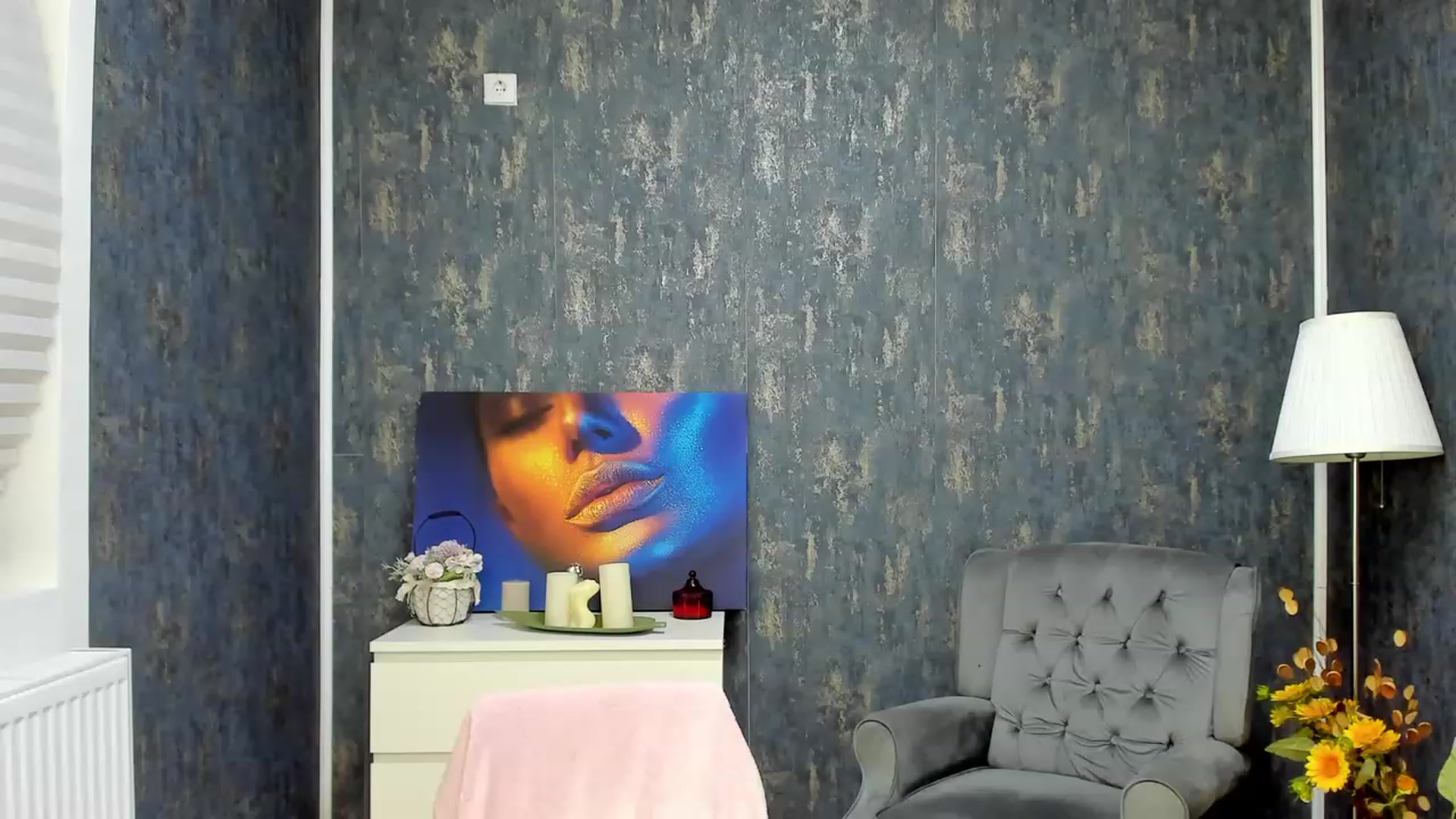 Gallery image thumbnail from AmisGold's myfreecams stream on, 07/21/2023, 21:03 image 13 of 20