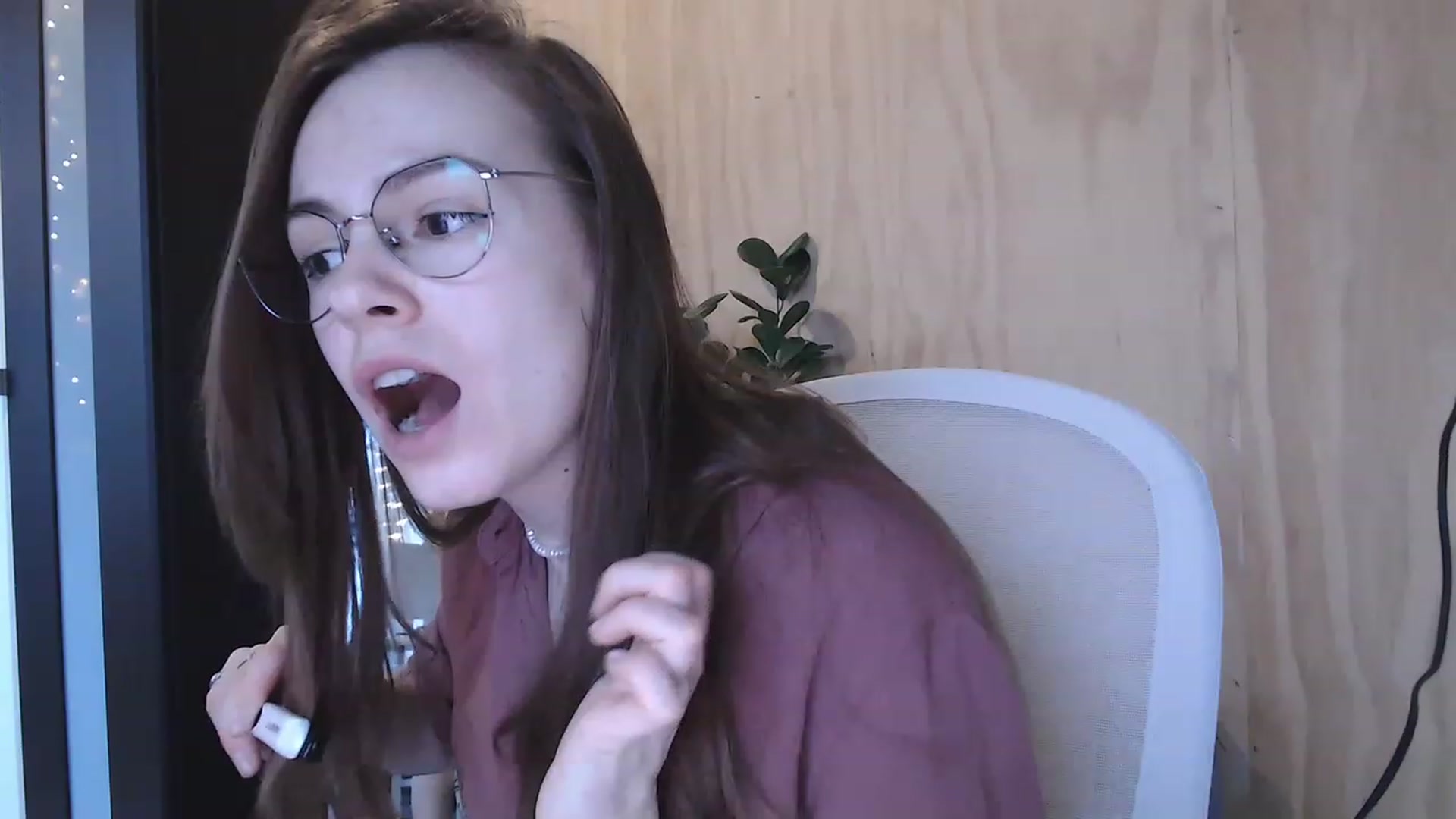 Gallery image thumbnail from Ammeliy's myfreecams stream on, 12/23/2022, 12:41 image 4 of 20