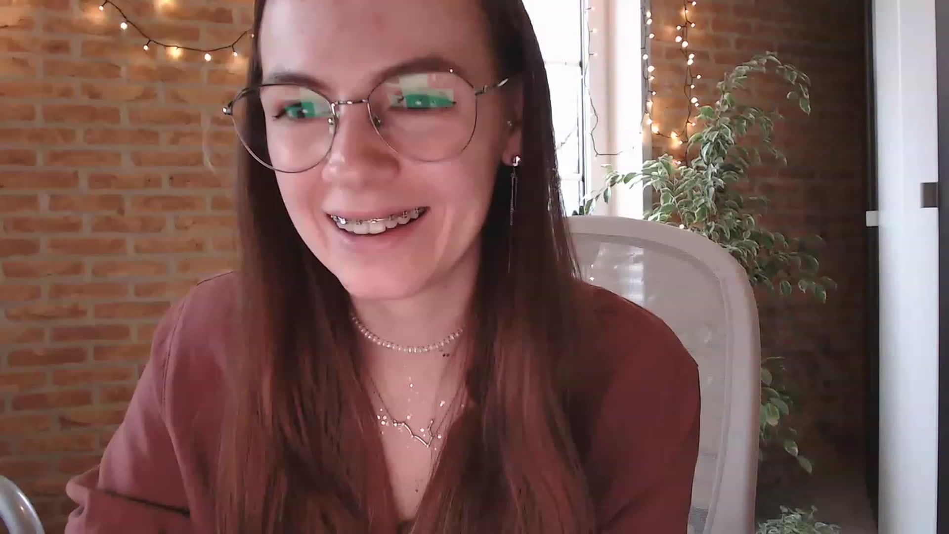 Gallery image thumbnail from Ammeliy's myfreecams stream on, 12/23/2022, 14:24 image 12 of 20