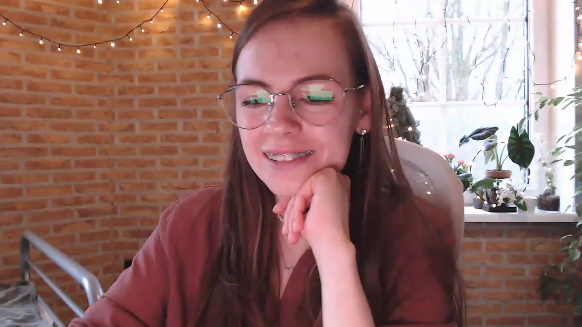 Gallery image thumbnail from Ammeliy's myfreecams stream on, 12/23/2022, 14:24 image 18 of 20