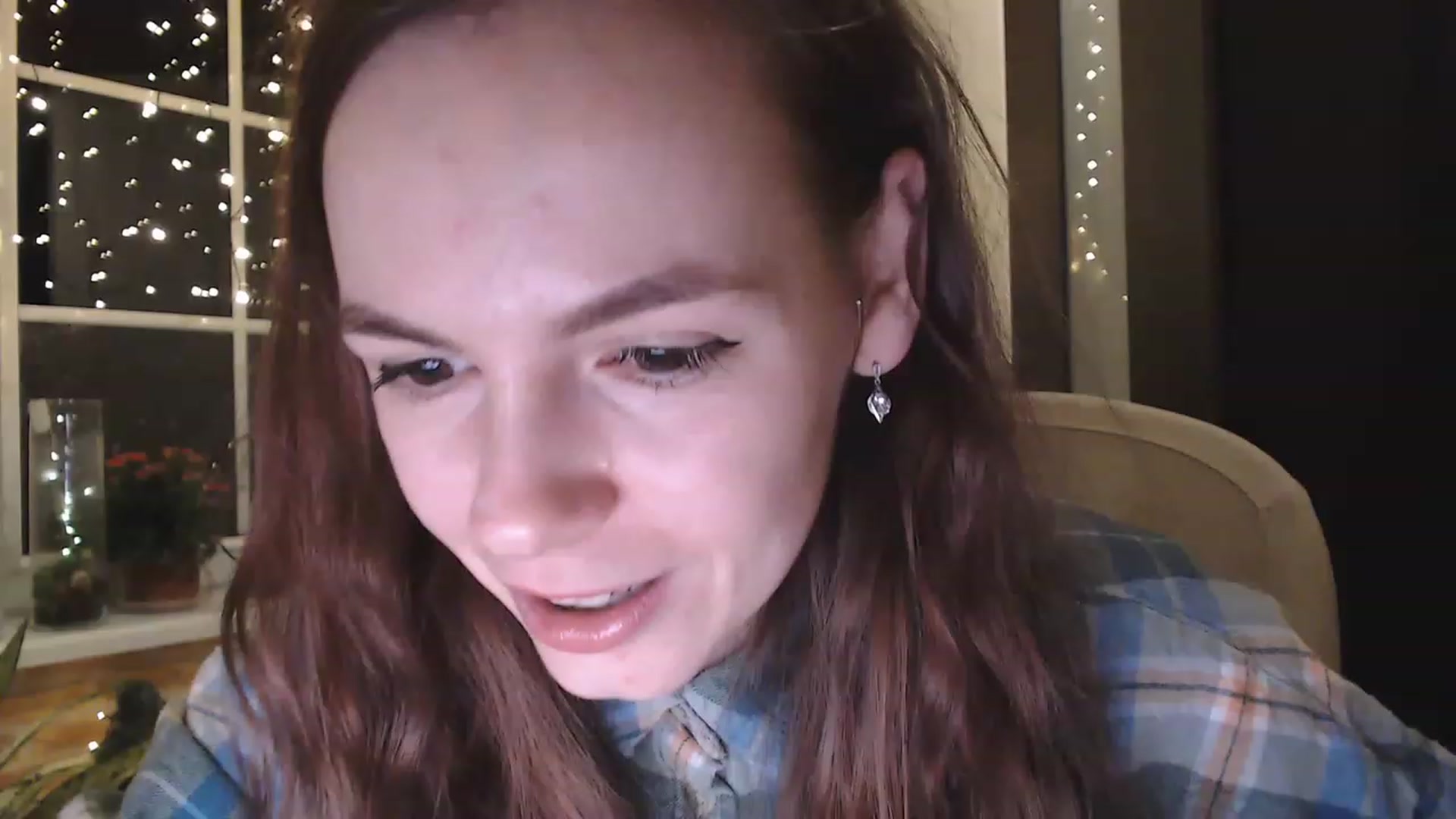 Gallery image thumbnail from Ammeliy's myfreecams stream on, 12/28/2022, 18:09 image 6 of 20