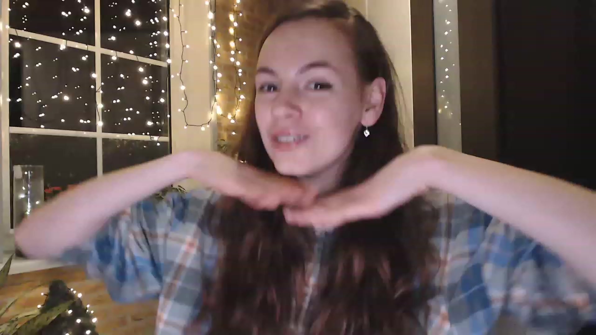 Gallery image thumbnail from Ammeliy's myfreecams stream on, 12/28/2022, 18:09 image 4 of 20