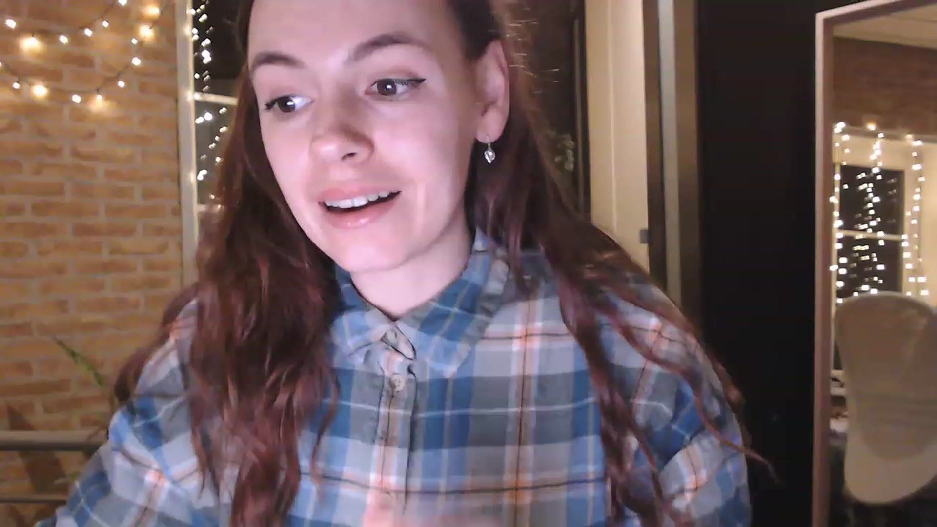Gallery image thumbnail from Ammeliy's myfreecams stream on, 12/28/2022, 18:09 image 14 of 20