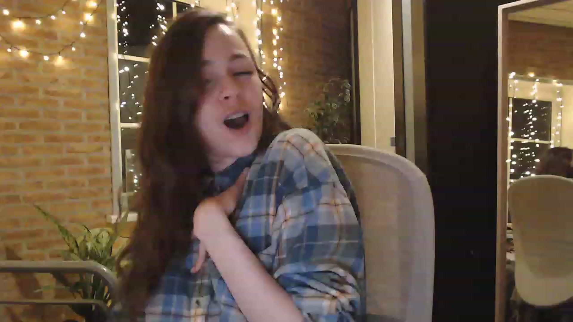 Gallery image thumbnail from Ammeliy's myfreecams stream on, 12/28/2022, 18:09 image 17 of 20
