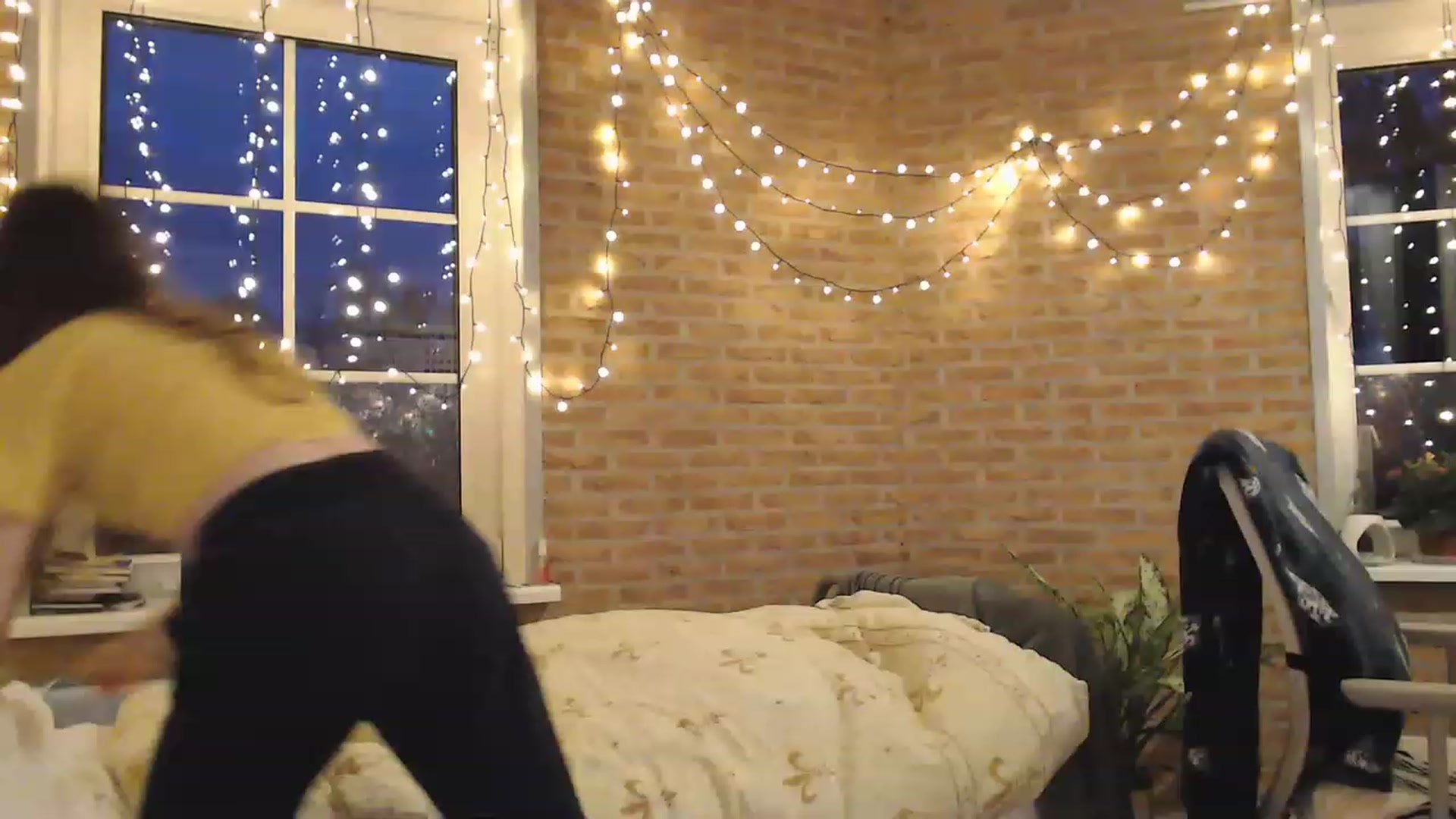 Gallery image thumbnail from Ammeliy's myfreecams stream on, 02/03/2023, 18:11 image 4 of 20