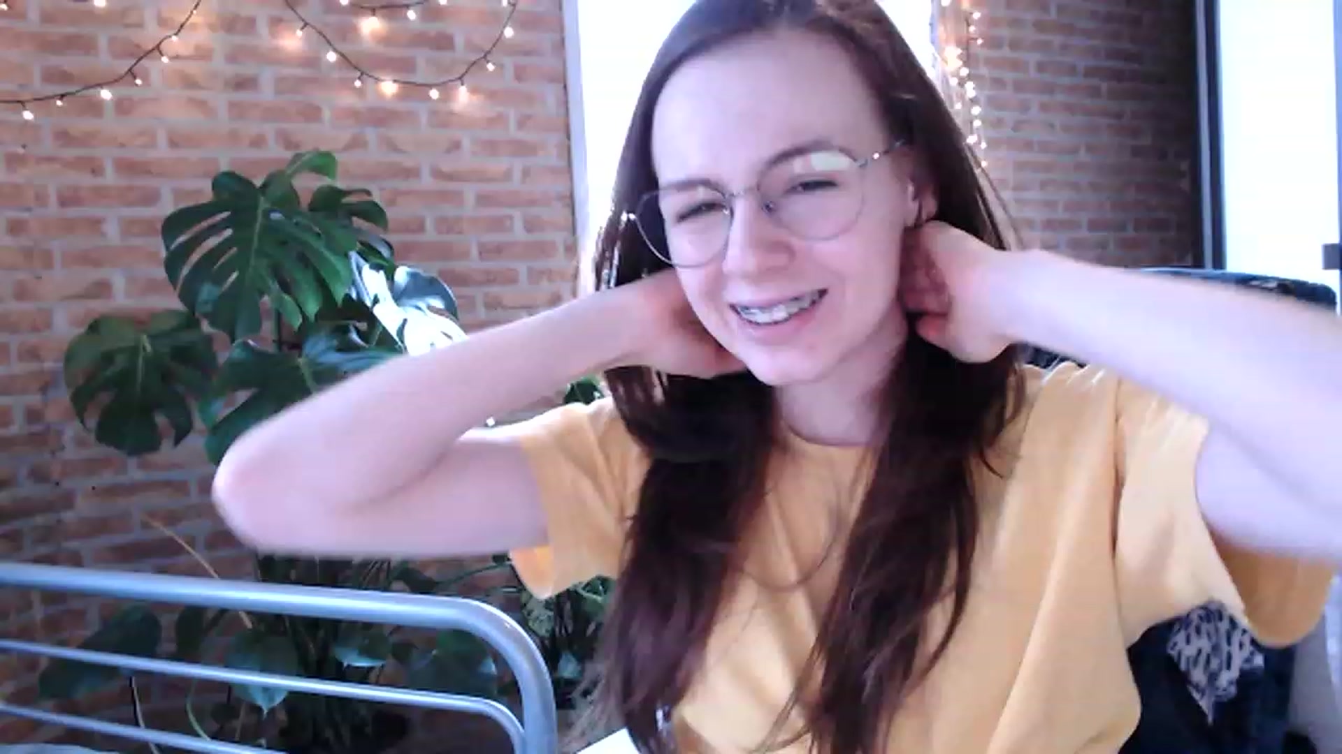 Gallery image thumbnail from Ammeliy's myfreecams stream on, 03/26/2023, 17:55 image 10 of 20