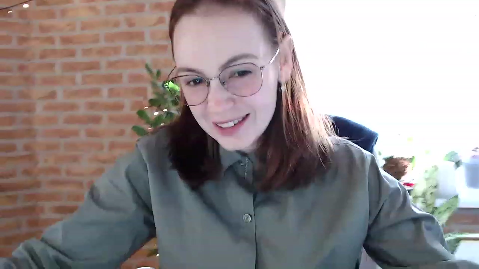 Gallery image thumbnail from Ammeliy's myfreecams stream on, 06/08/2023, 18:18 image 16 of 20