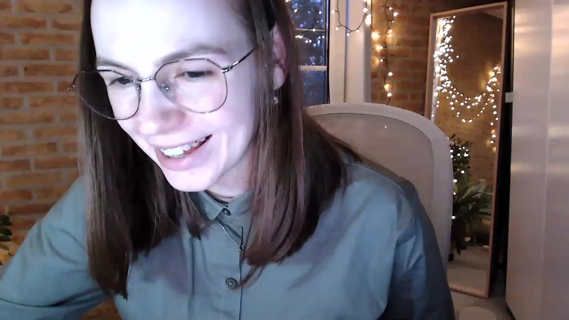 Gallery image thumbnail from Ammeliy's myfreecams stream on, 06/10/2023, 21:03 image 14 of 20