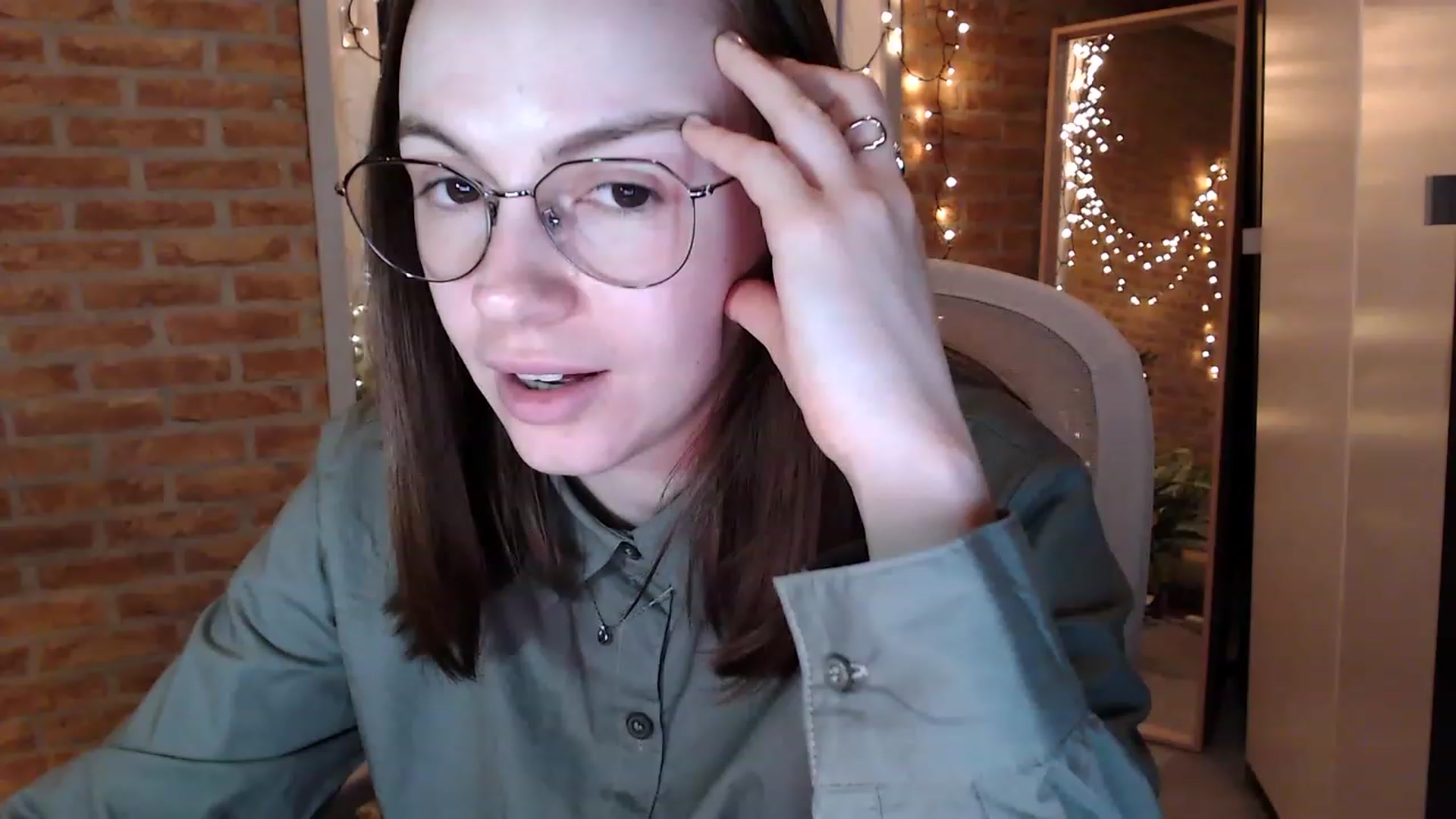 Gallery image thumbnail from Ammeliy's myfreecams stream on, 06/10/2023, 21:03 image 16 of 20