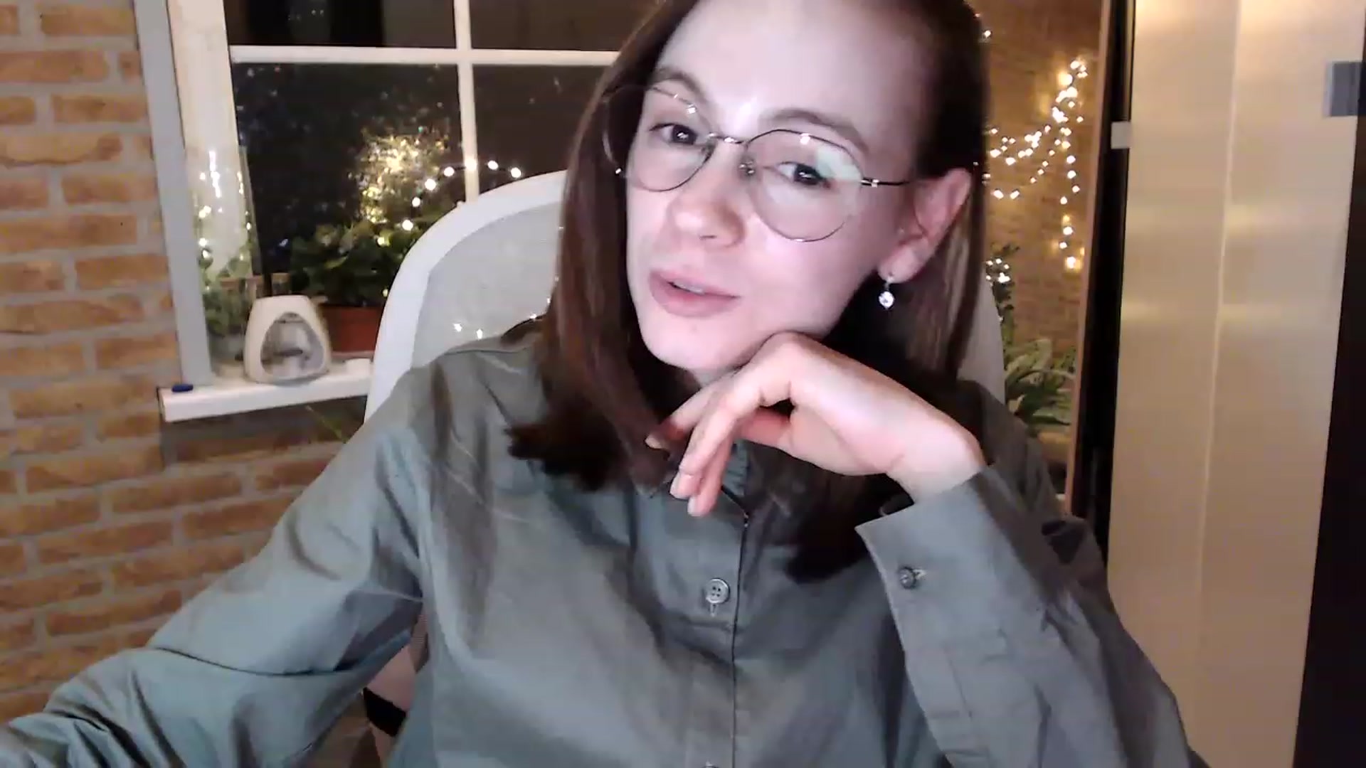 Gallery image thumbnail from Ammeliy's myfreecams stream on, 06/10/2023, 21:03 image 19 of 20