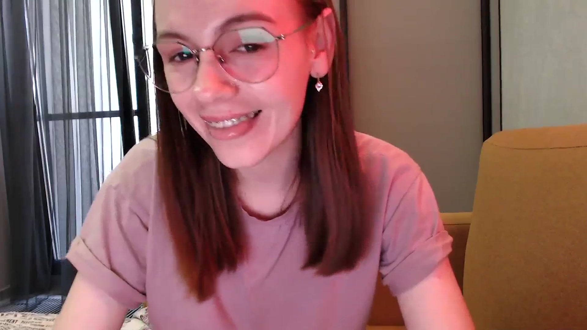 Gallery image thumbnail from Ammeliy's myfreecams stream on, 09/17/2023, 13:01 image 6 of 20
