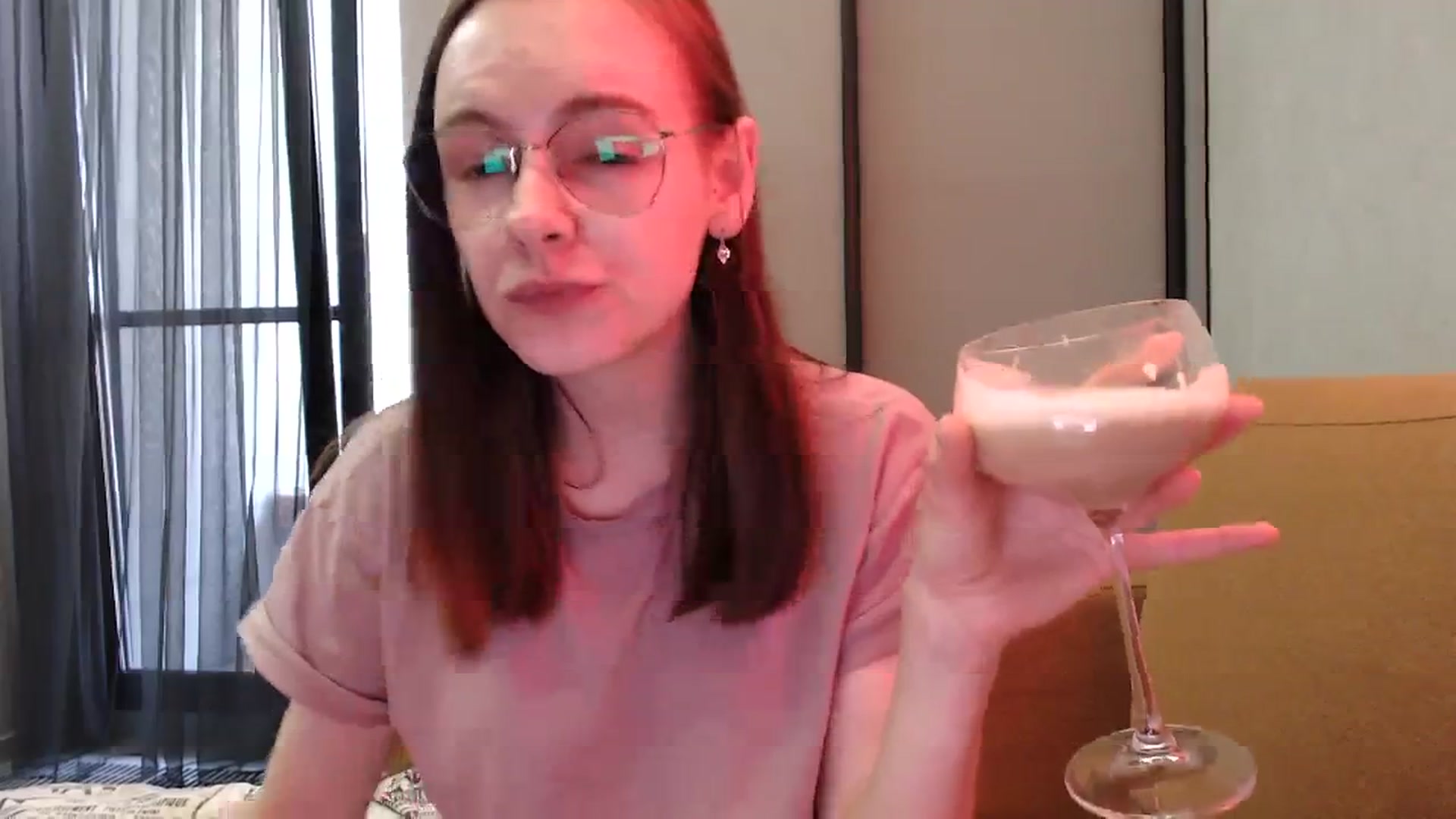 Gallery image thumbnail from Ammeliy's myfreecams stream on, 09/17/2023, 13:01 image 11 of 20