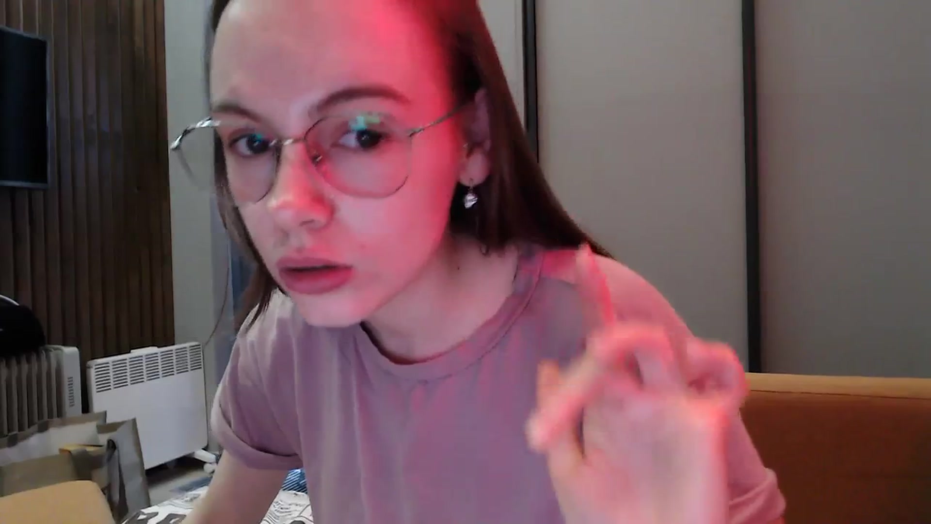 Gallery image thumbnail from Ammeliy's myfreecams stream on, 09/17/2023, 13:01 image 19 of 20