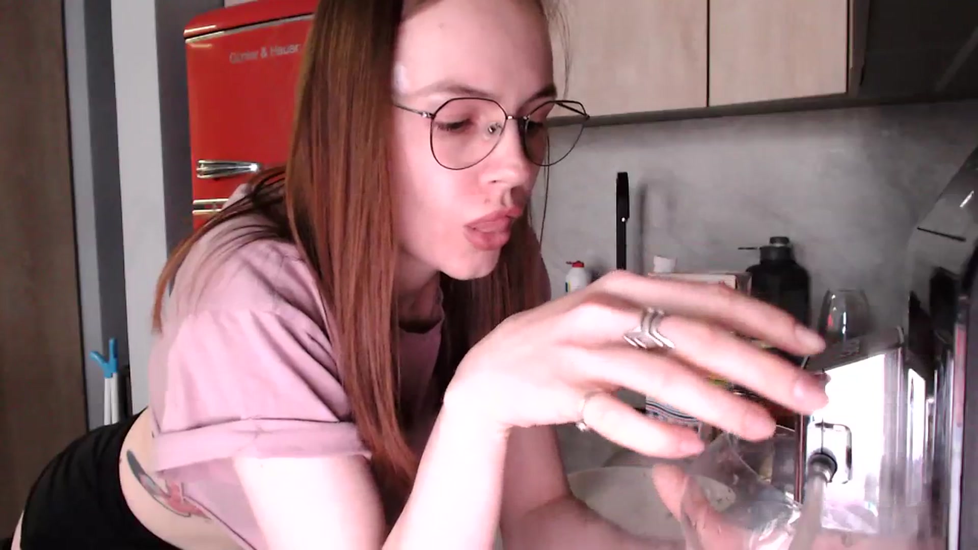 Gallery image thumbnail from Ammeliy's myfreecams stream on, 09/17/2023, 13:01 image 9 of 20