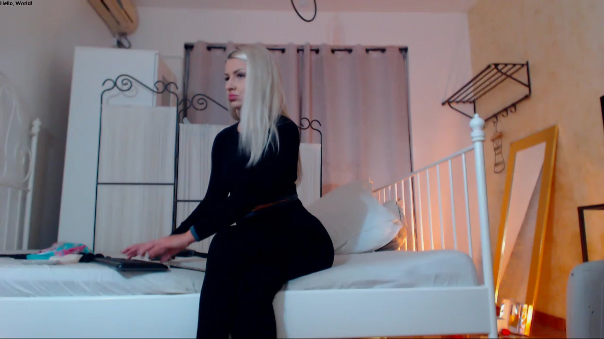 Gallery image thumbnail from Ammellyaxo's myfreecams stream on, 12/05/2022, 15:37 image 8 of 20