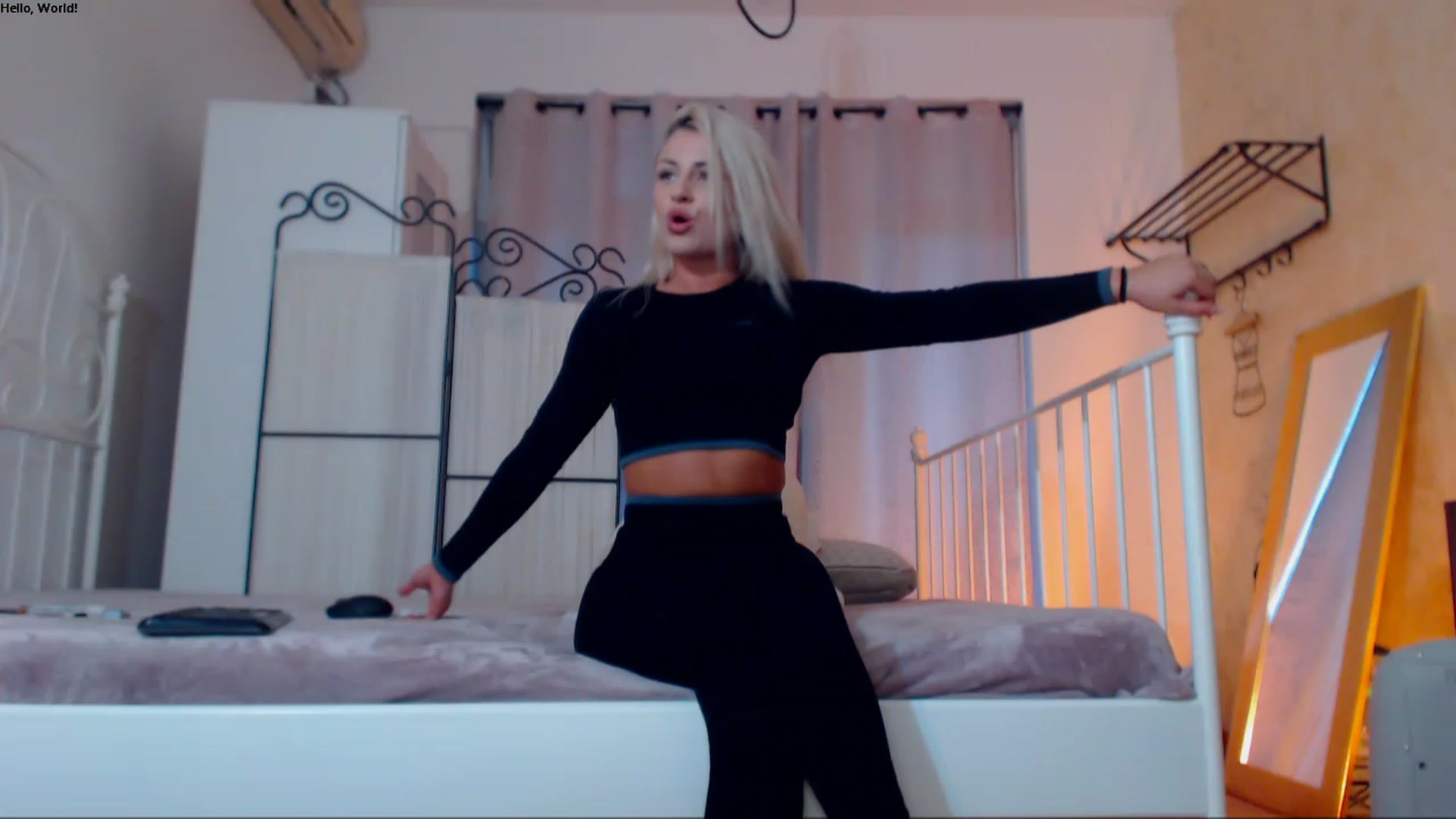 Gallery image thumbnail from Ammellyaxo's myfreecams stream on, 12/12/2022, 14:42 image 17 of 20