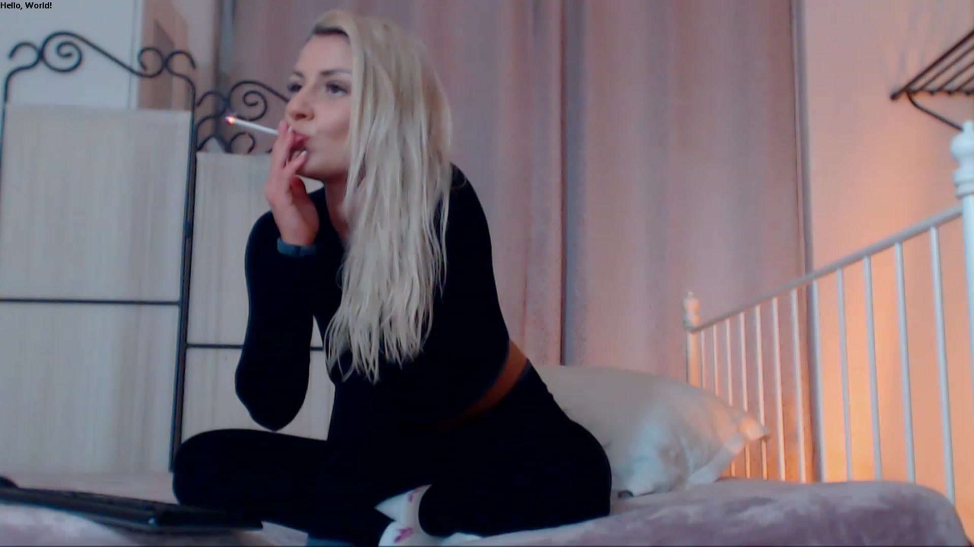 Gallery image thumbnail from Ammellyaxo's myfreecams stream on, 12/12/2022, 15:17 image 5 of 20