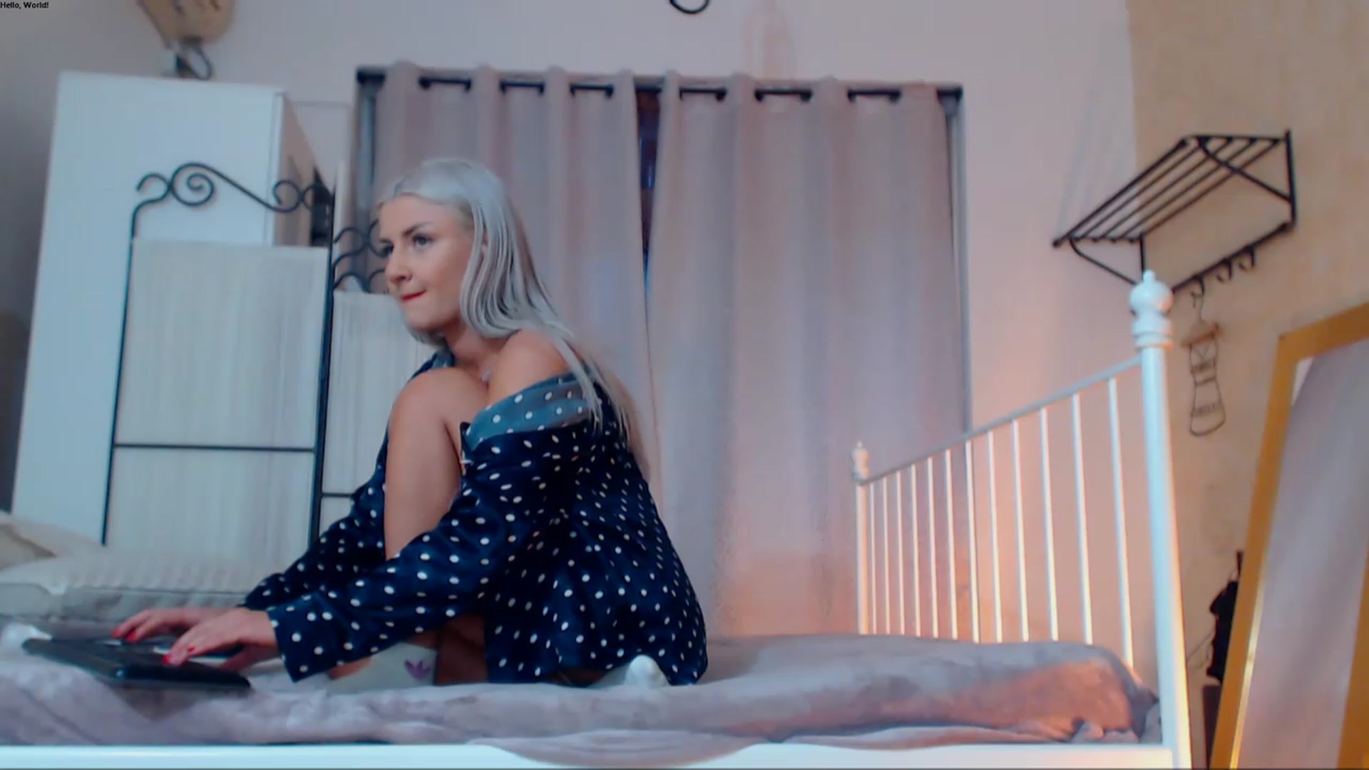 Gallery image thumbnail from Ammellyaxo's myfreecams stream on, 12/19/2022, 14:48 image 14 of 20