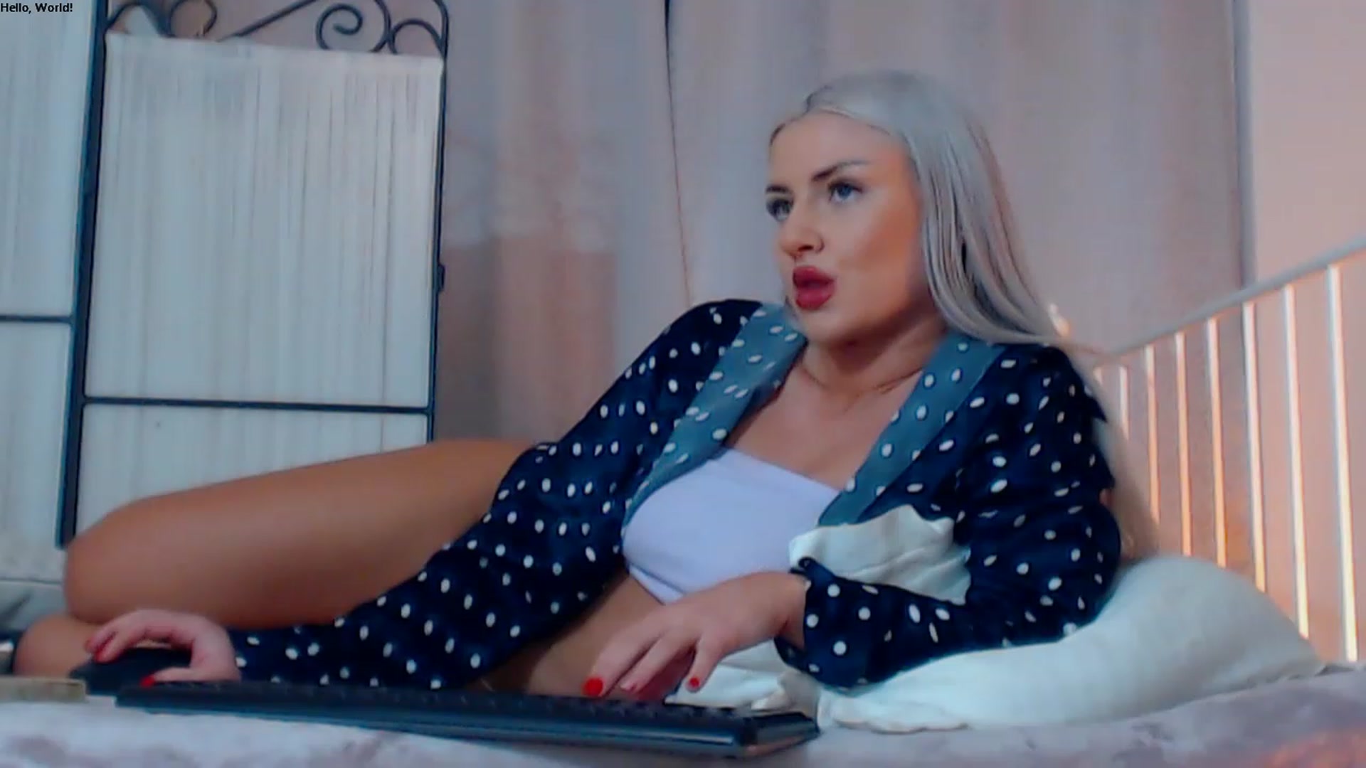 Gallery image thumbnail from Ammellyaxo's myfreecams stream on, 12/19/2022, 16:15 image 12 of 20