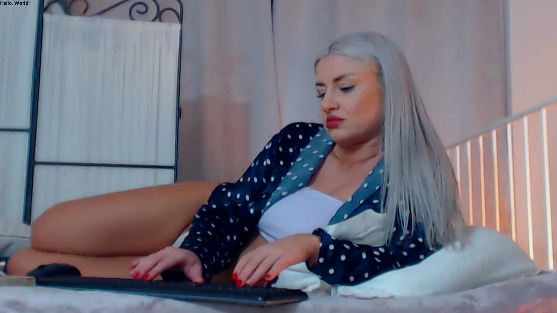 Gallery image thumbnail from Ammellyaxo's myfreecams stream on, 12/19/2022, 16:15 image 13 of 20