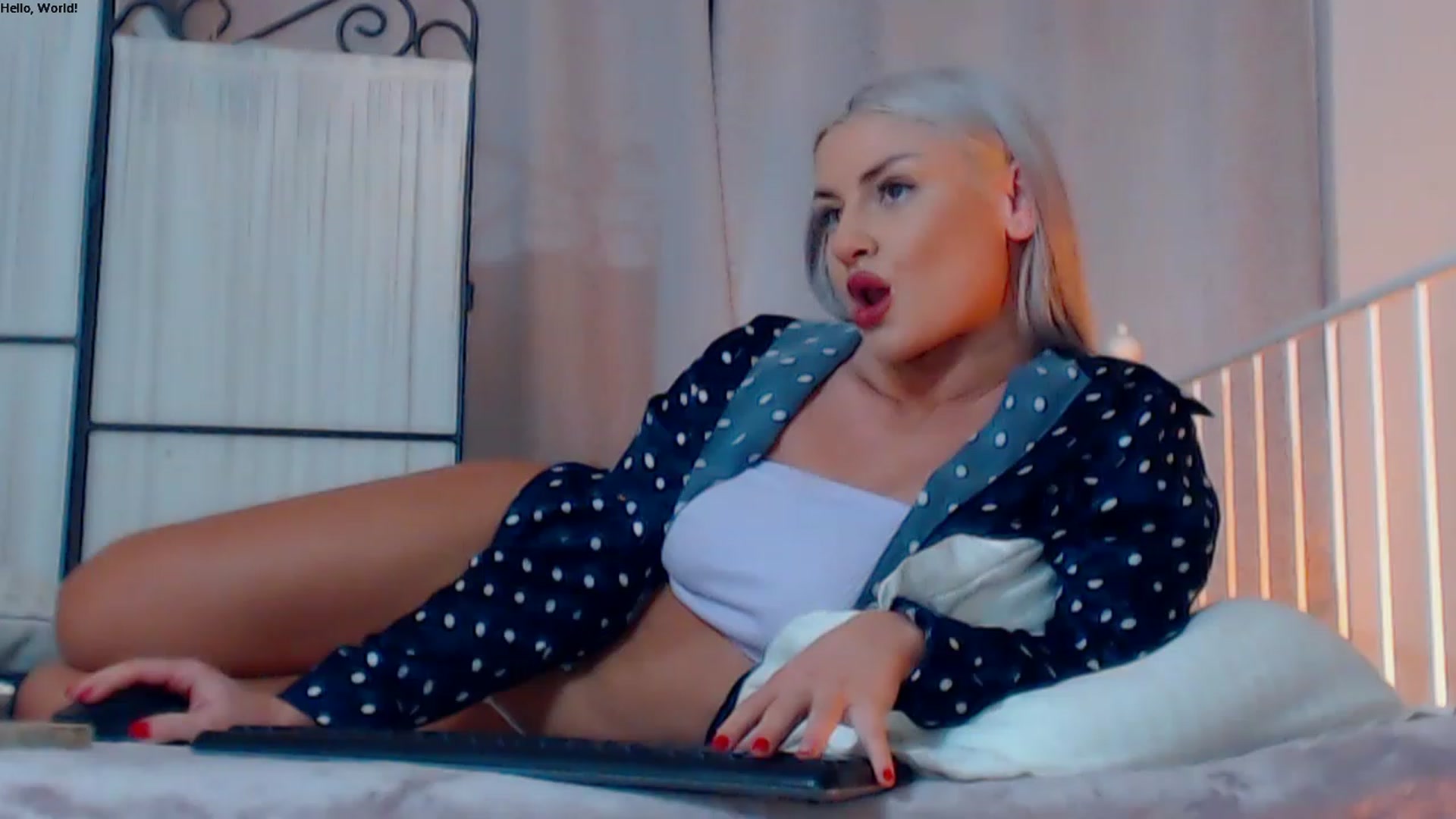 Gallery image thumbnail from Ammellyaxo's myfreecams stream on, 12/19/2022, 16:15 image 11 of 20