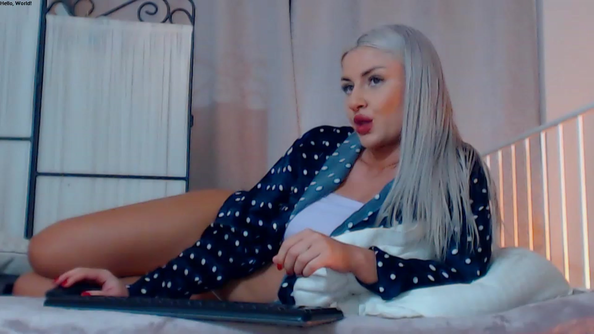 Gallery image thumbnail from Ammellyaxo's myfreecams stream on, 12/19/2022, 16:15 image 14 of 20