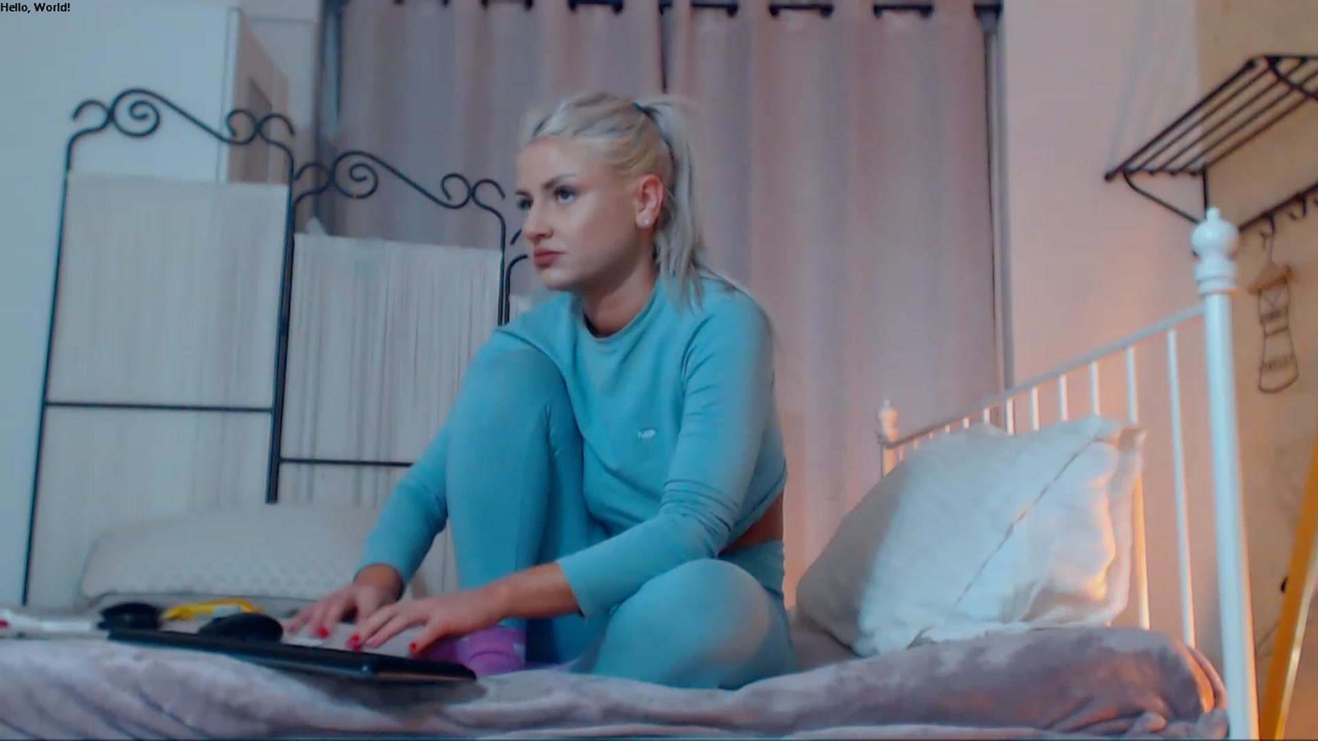 Gallery image thumbnail from Ammellyaxo's myfreecams stream on, 12/21/2022, 16:11 image 5 of 20