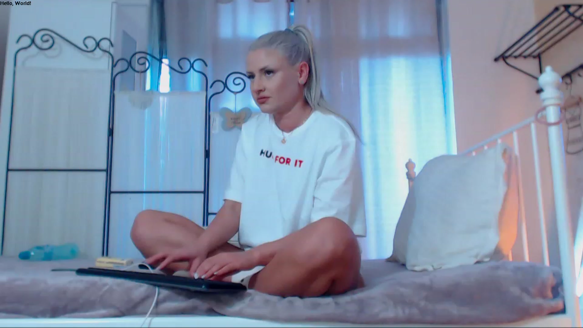 Gallery image thumbnail from Ammellyaxo's myfreecams stream on, 02/06/2023, 14:31 image 12 of 20