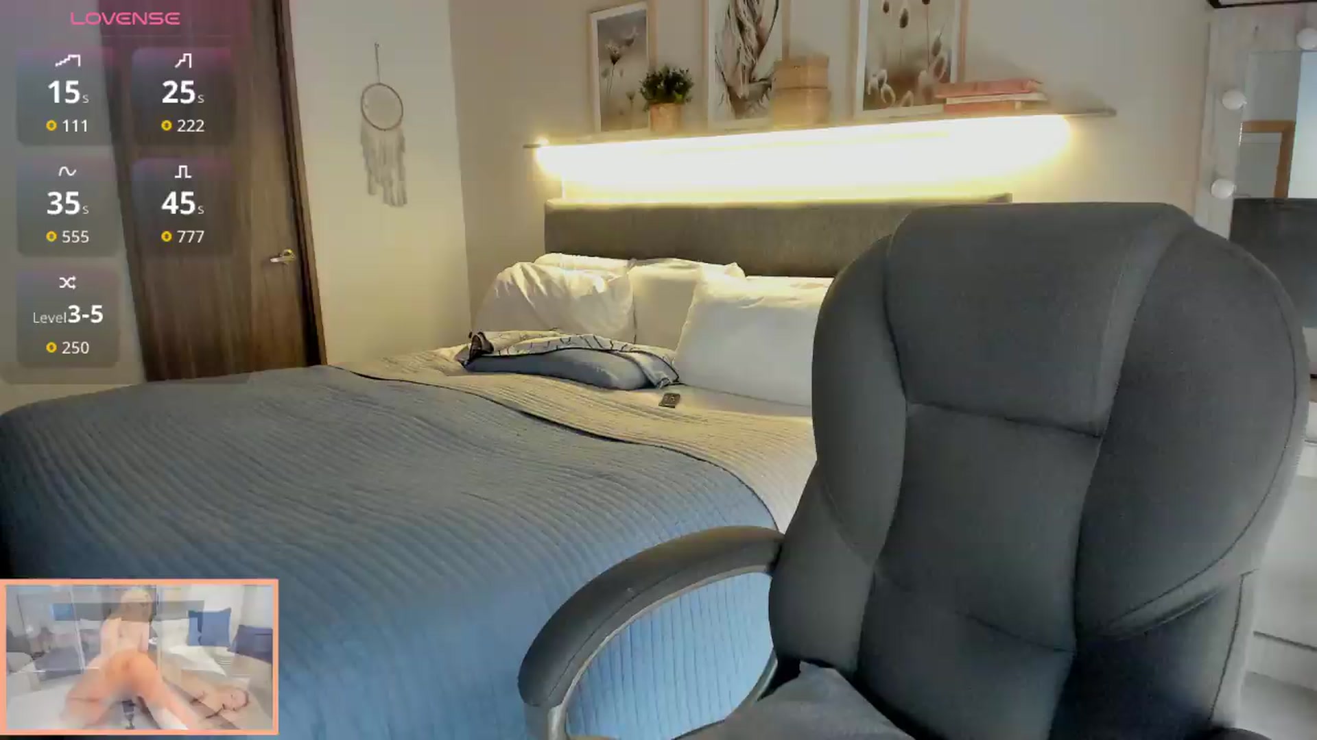 Gallery image thumbnail from Ammieblond's myfreecams stream on, 08/24/2026, 20:36 image 19 of 20