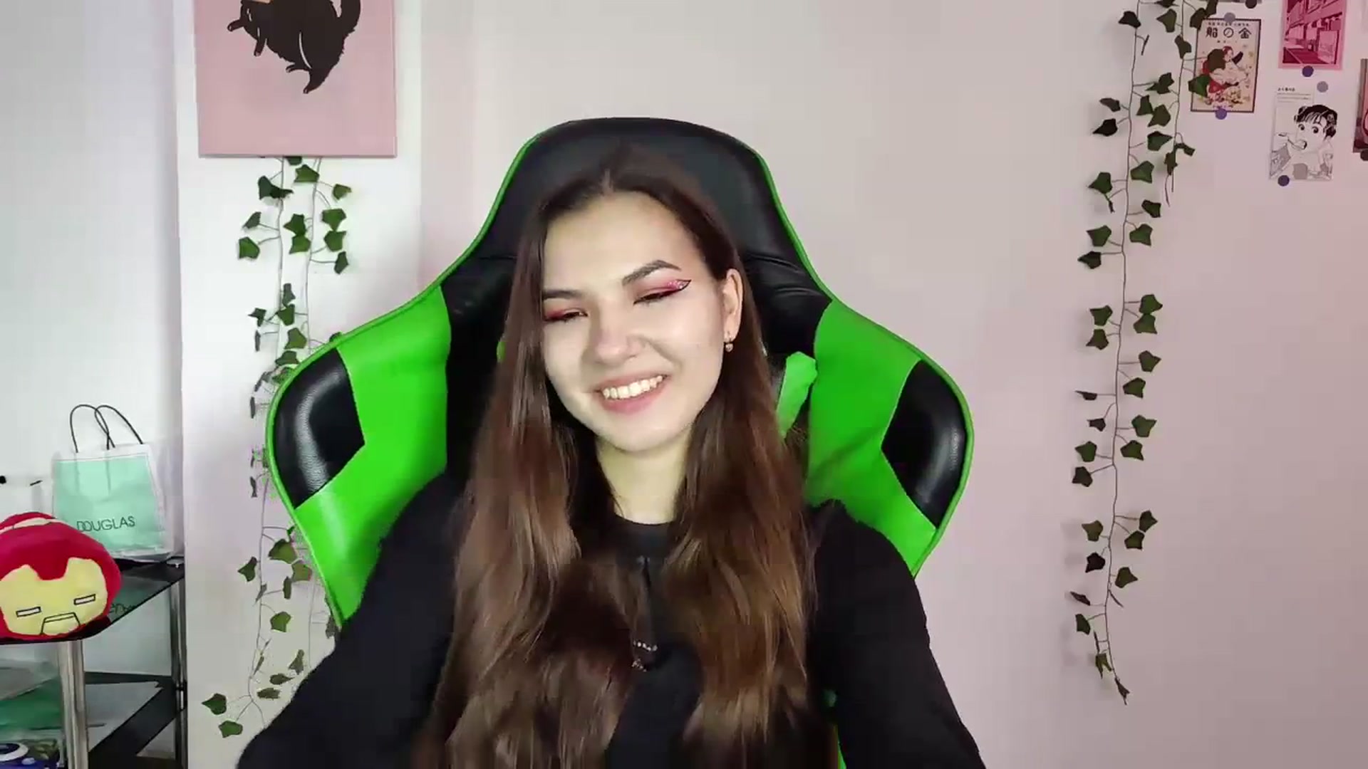 Gallery image thumbnail from AmnesiaGirl1's myfreecams stream on, 04/01/2024, 13:34 image 2 of 20