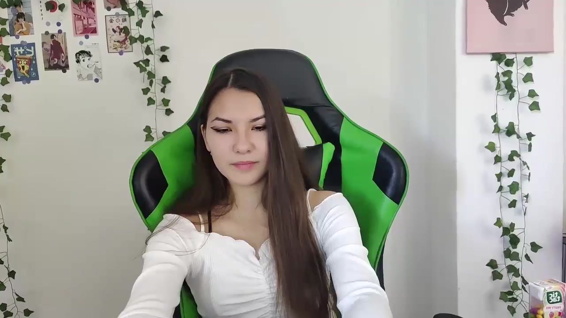 Gallery image thumbnail from AmnesiaGirl1's myfreecams stream on, 05/12/2024, 14:17 image 15 of 20