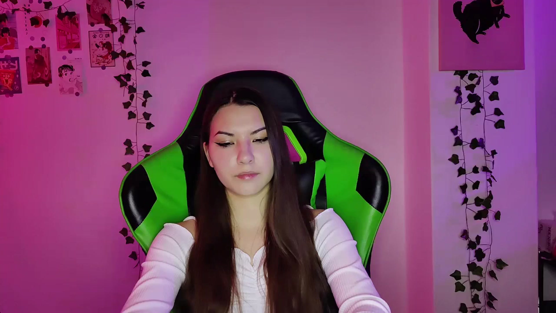 Gallery image thumbnail from AmnesiaGirl1's myfreecams stream on, 05/15/2024, 21:57 image 5 of 20