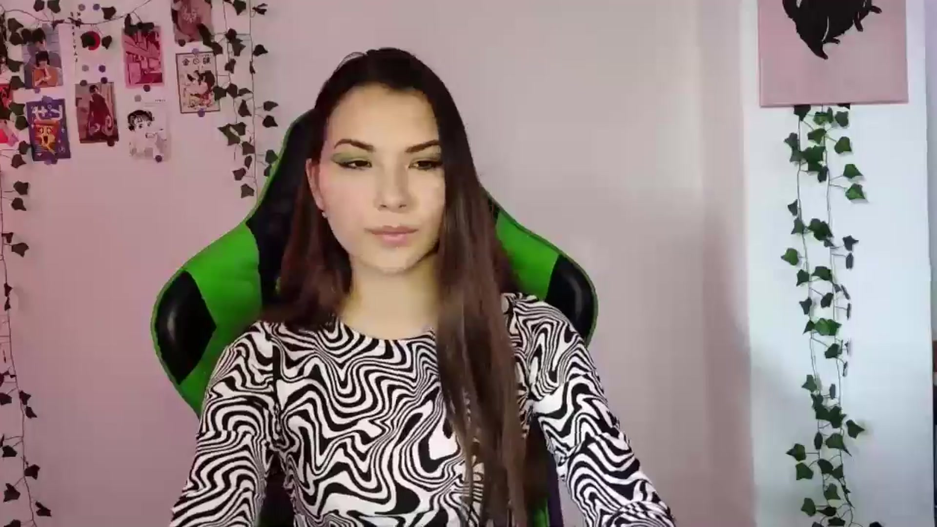 Gallery image thumbnail from AmnesiaGirl1's myfreecams stream on, 05/23/2024, 17:57 image 16 of 20