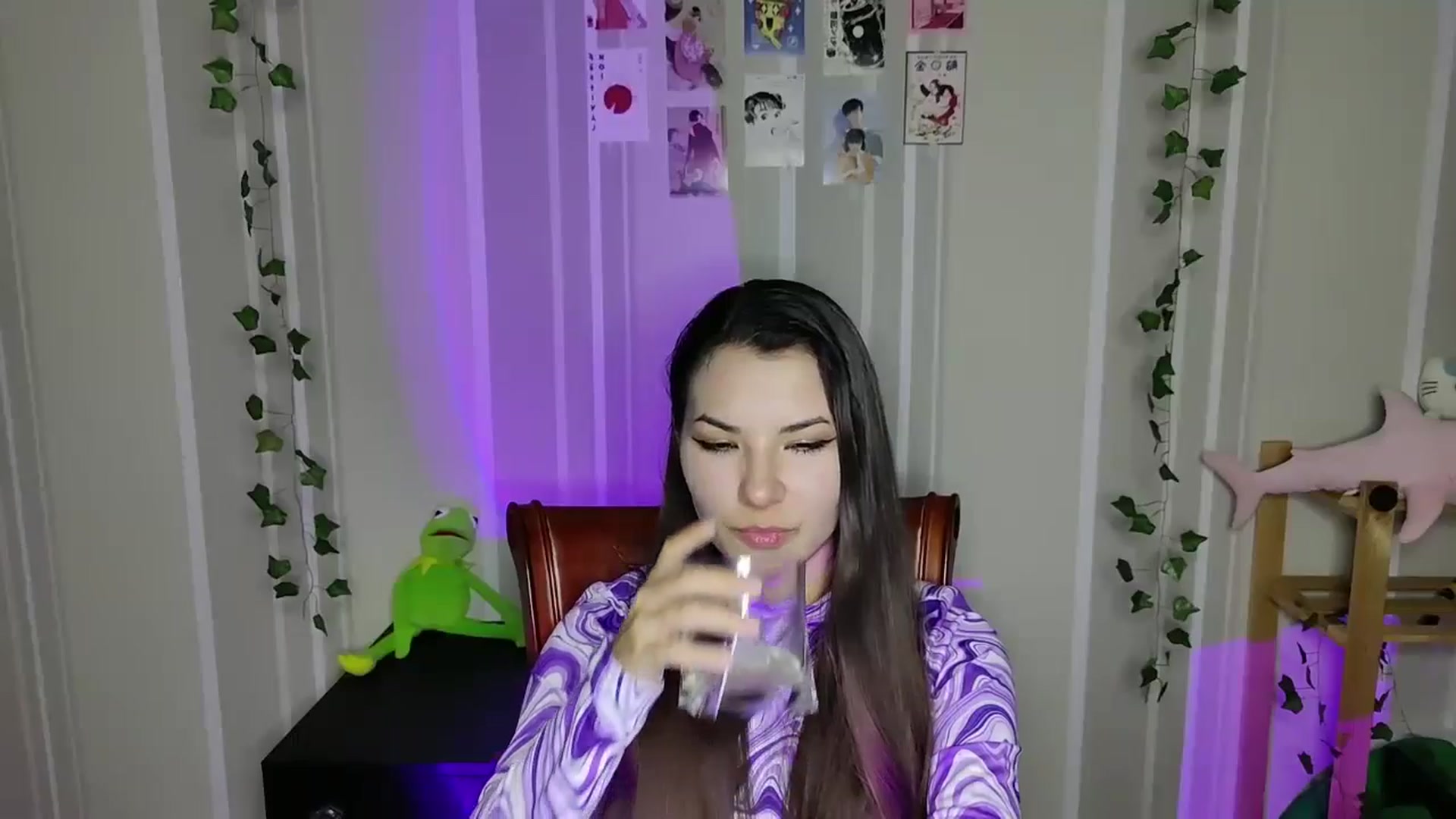 Gallery image thumbnail from AmnesiaGirl1's myfreecams stream on, 06/06/2024, 19:35 image 19 of 20