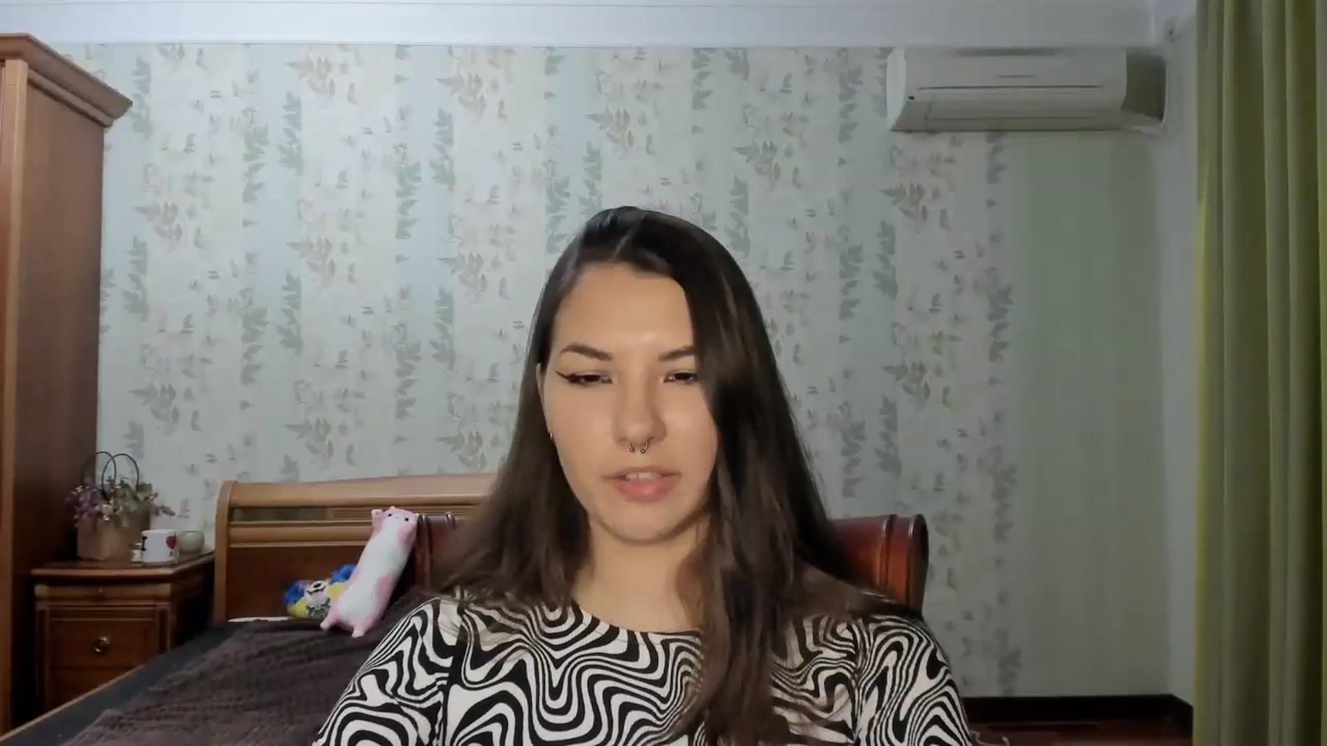 Gallery image thumbnail from AmnesiaGirl1's myfreecams stream on, 07/18/2024, 20:33 image 17 of 20
