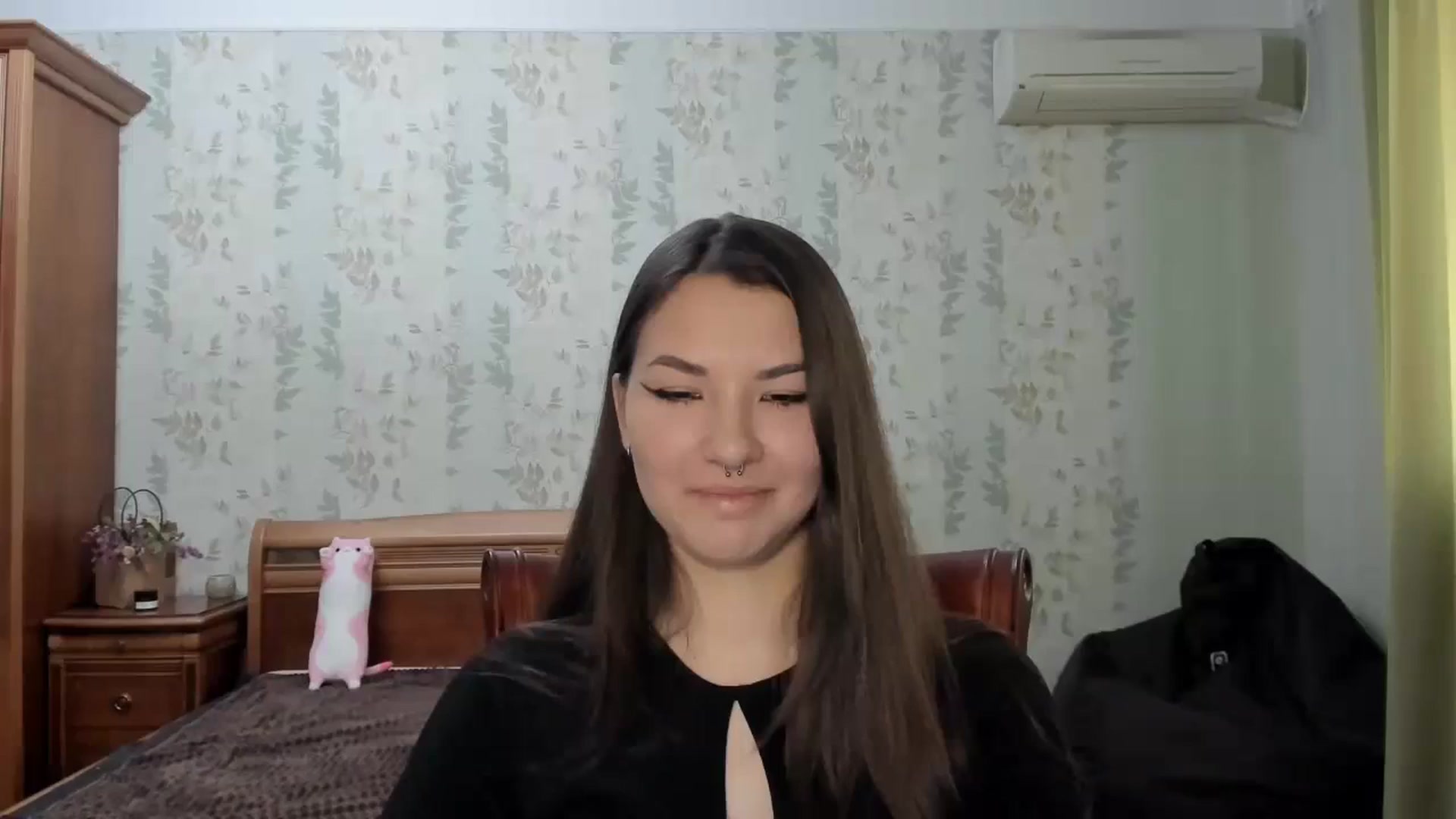 Gallery image thumbnail from AmnesiaGirl1's myfreecams stream on, 07/21/2024, 16:15 image 7 of 20