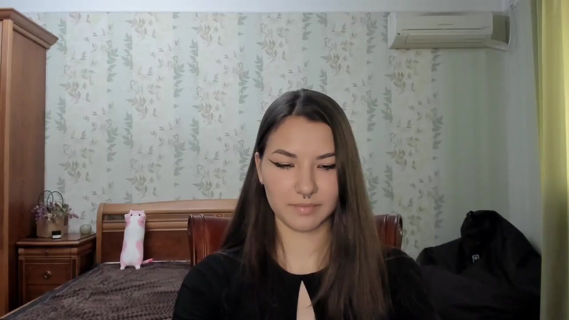 Gallery image thumbnail from AmnesiaGirl1's myfreecams stream on, 07/21/2024, 16:15 image 15 of 20