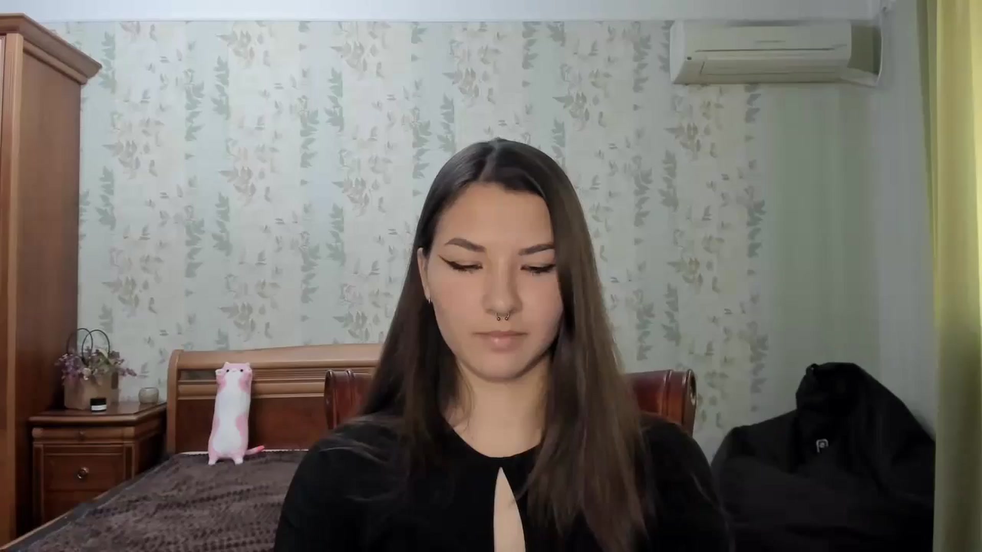 Gallery image thumbnail from AmnesiaGirl1's myfreecams stream on, 07/21/2024, 16:15 image 5 of 20