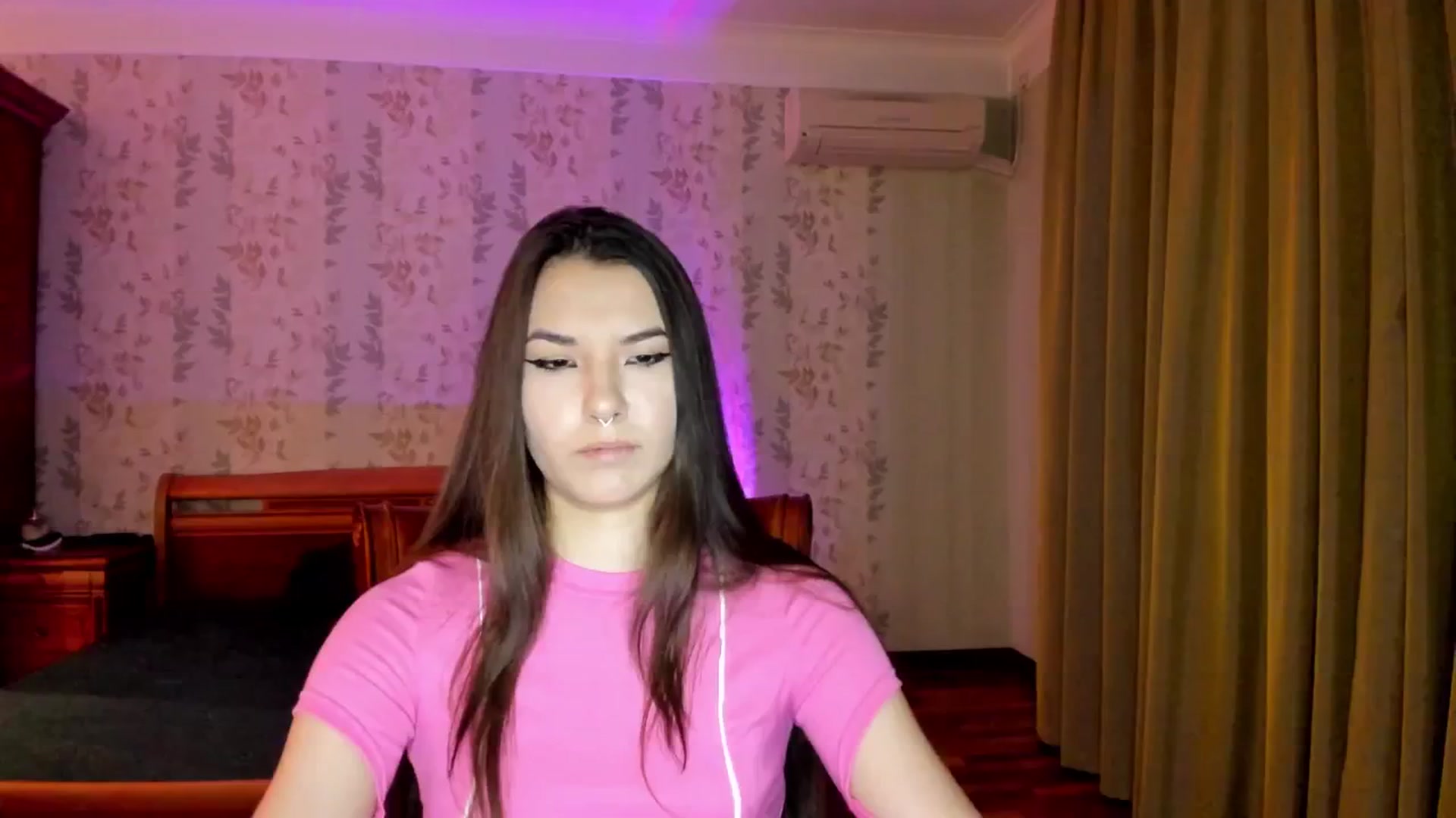 Gallery image thumbnail from AmnesiaGirl1's myfreecams stream on, 11/08/2024, 24:28 image 13 of 20