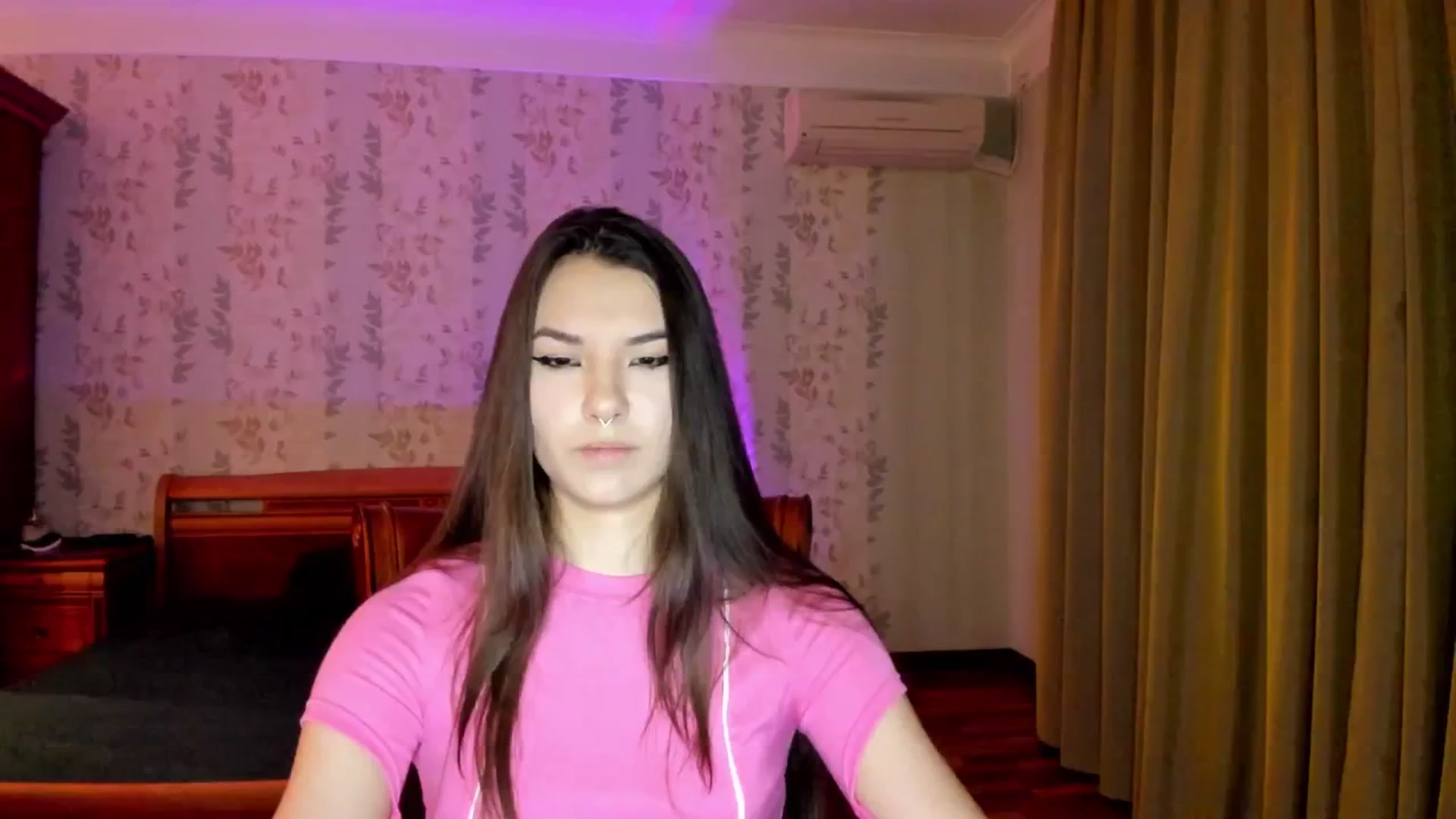 Gallery image thumbnail from AmnesiaGirl1's myfreecams stream on, 11/08/2024, 24:28 image 17 of 20