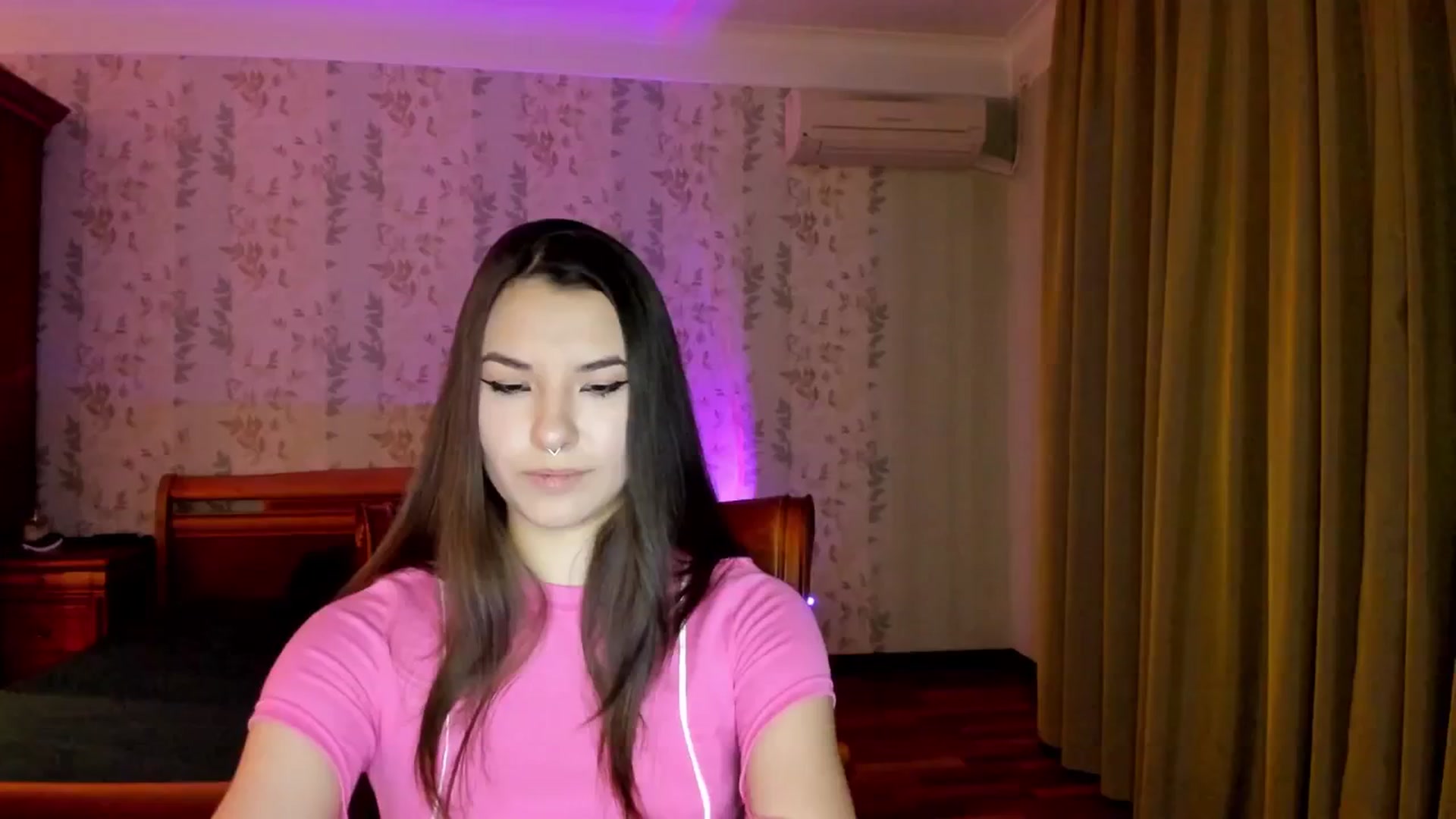 Gallery image thumbnail from AmnesiaGirl1's myfreecams stream on, 11/08/2024, 24:28 image 1 of 20