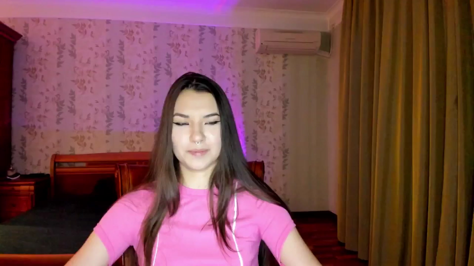 Gallery image thumbnail from AmnesiaGirl1's myfreecams stream on, 11/08/2024, 01:03 image 12 of 20