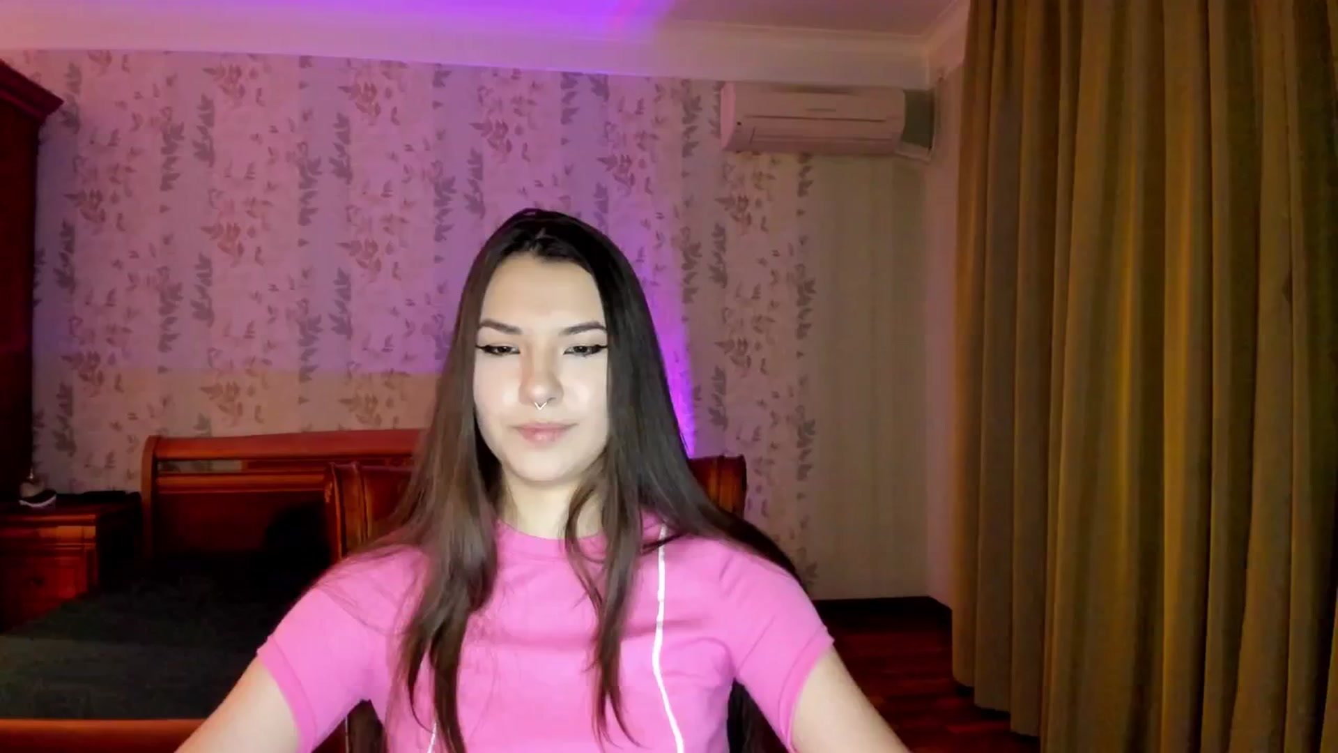 Gallery image thumbnail from AmnesiaGirl1's myfreecams stream on, 11/08/2024, 01:03 image 16 of 20