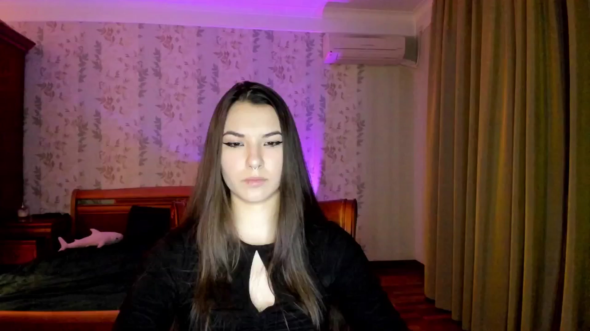 Gallery image thumbnail from AmnesiaGirl1's myfreecams stream on, 11/10/2024, 24:51 image 14 of 20