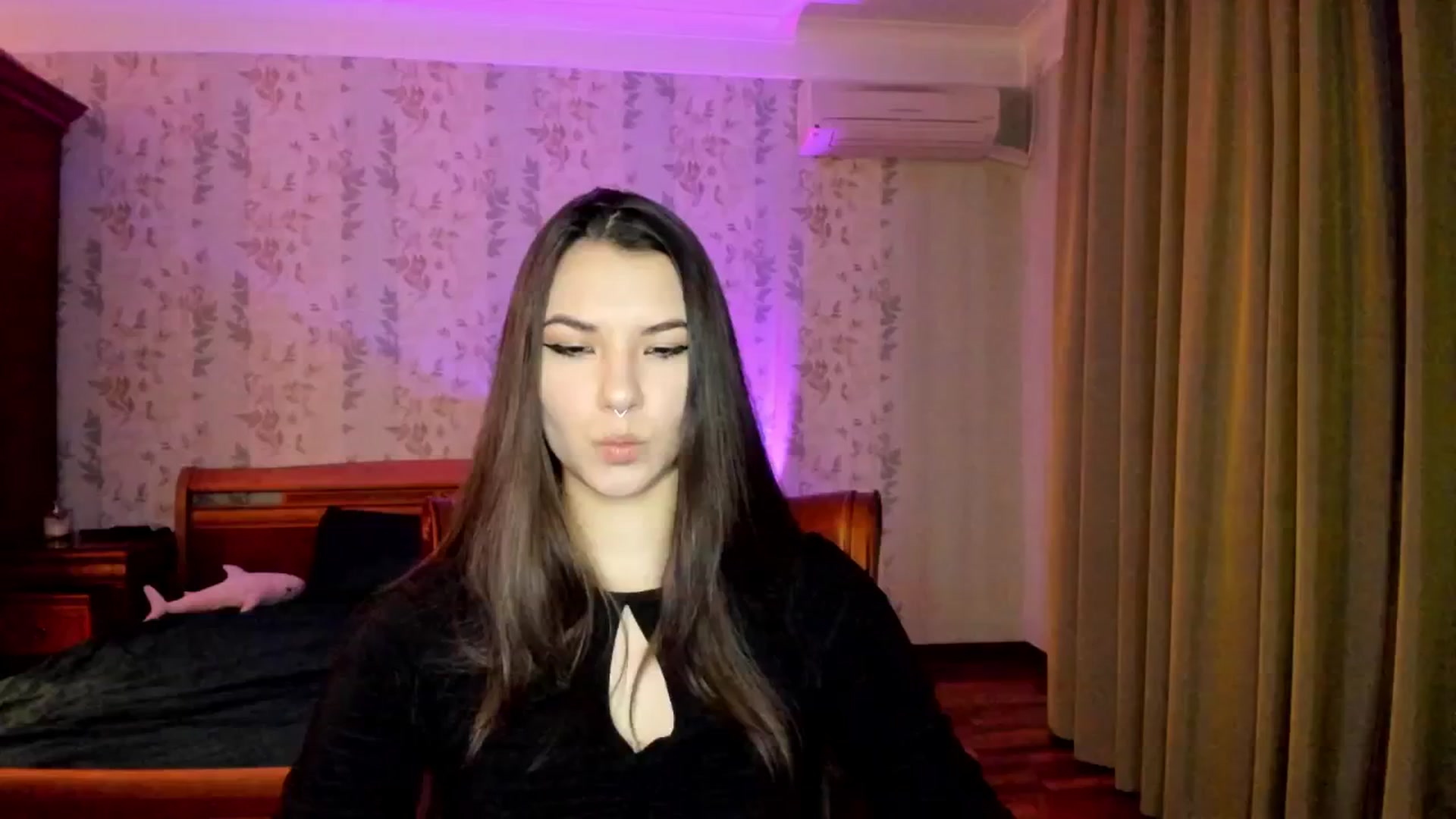 Gallery image thumbnail from AmnesiaGirl1's myfreecams stream on, 11/10/2024, 24:51 image 6 of 20
