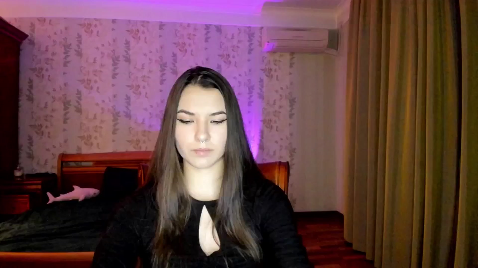 Gallery image thumbnail from AmnesiaGirl1's myfreecams stream on, 11/10/2024, 24:51 image 15 of 20