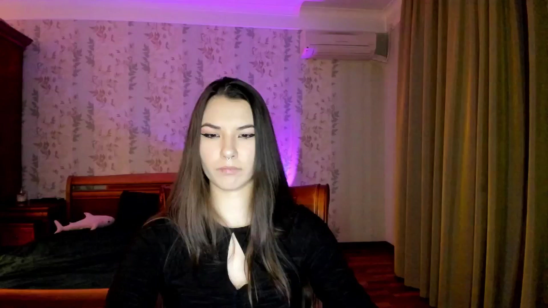 Gallery image thumbnail from AmnesiaGirl1's myfreecams stream on, 11/10/2024, 24:51 image 1 of 20