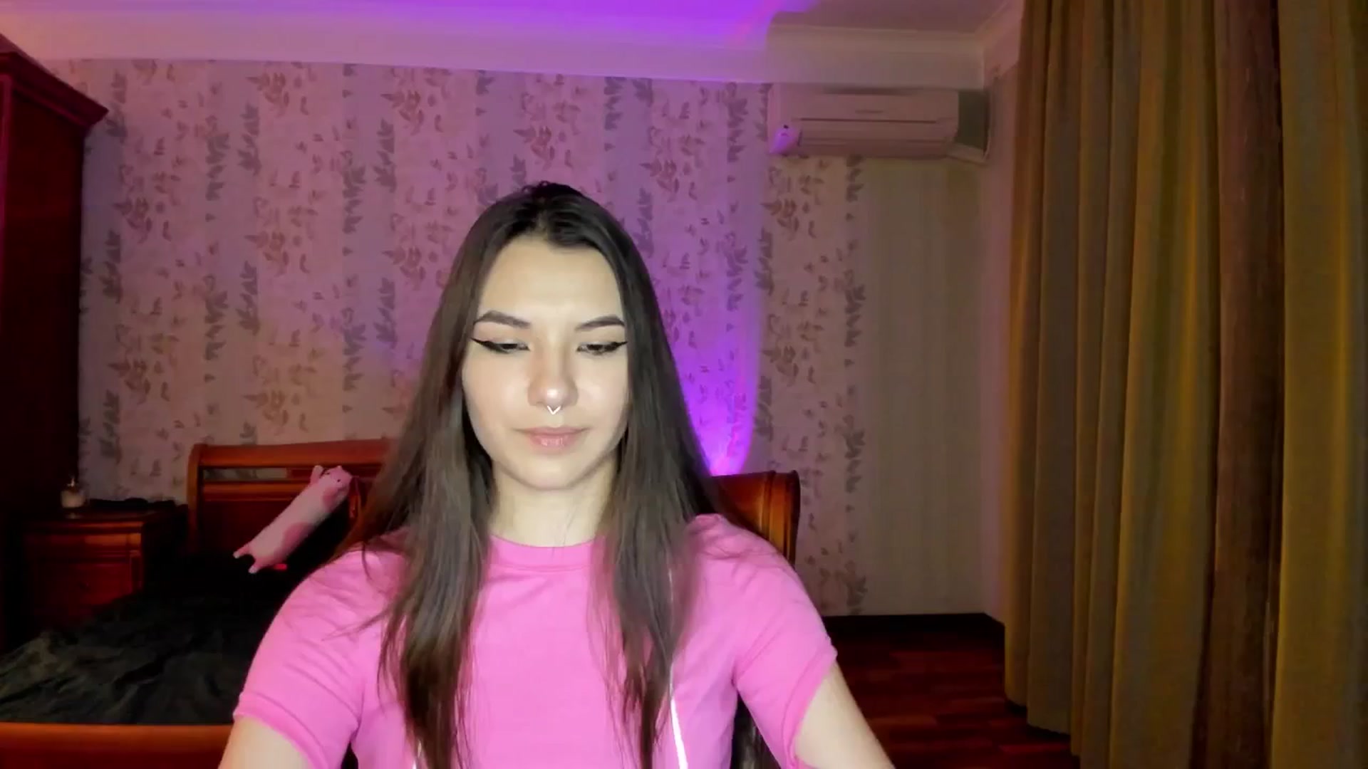 Gallery image thumbnail from AmnesiaGirl1's myfreecams stream on, 11/17/2024, 01:46 image 17 of 20