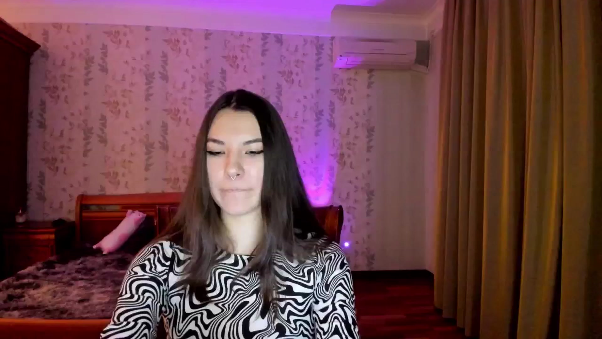 Gallery image thumbnail from AmnesiaGirl1's myfreecams stream on, 11/24/2024, 01:14 image 15 of 20