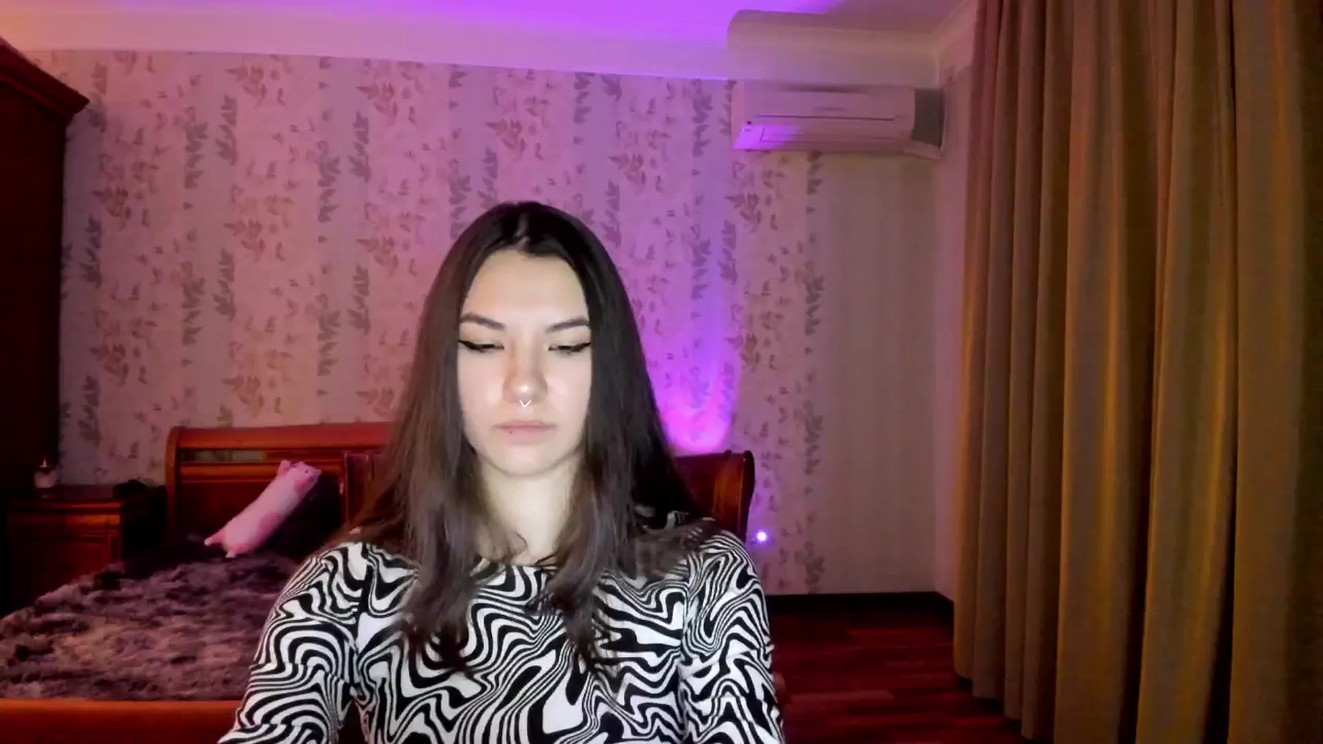 Gallery image thumbnail from AmnesiaGirl1's myfreecams stream on, 11/24/2024, 01:14 image 16 of 20